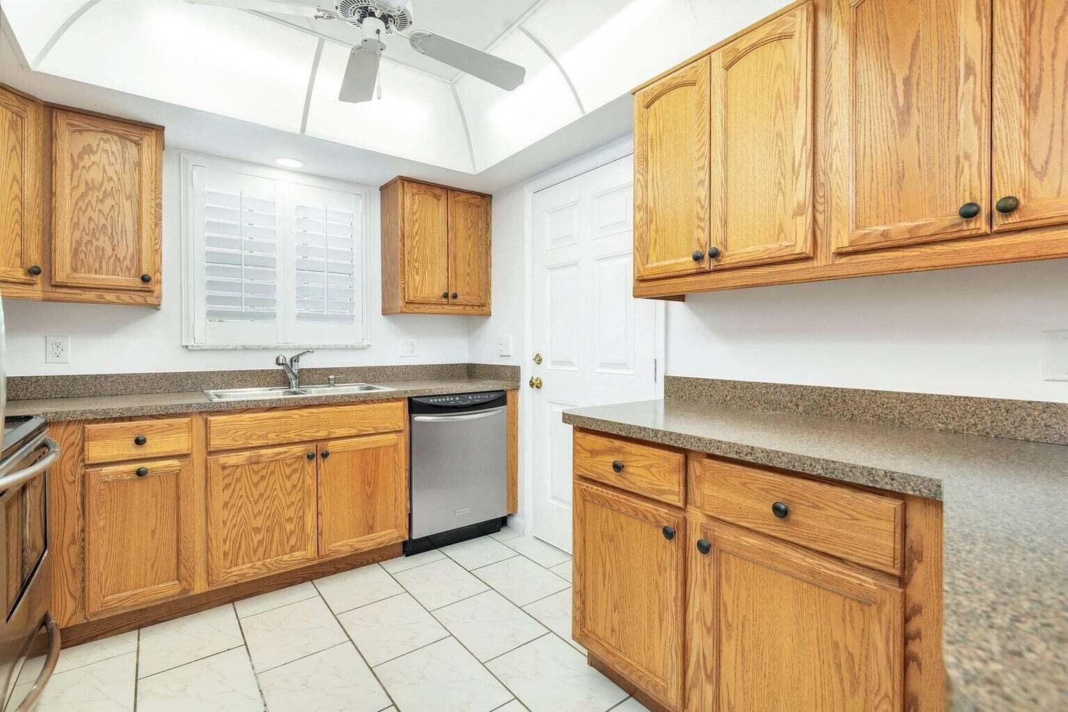 907 Marina Drive 402, North Palm Beach, FL 33408 13