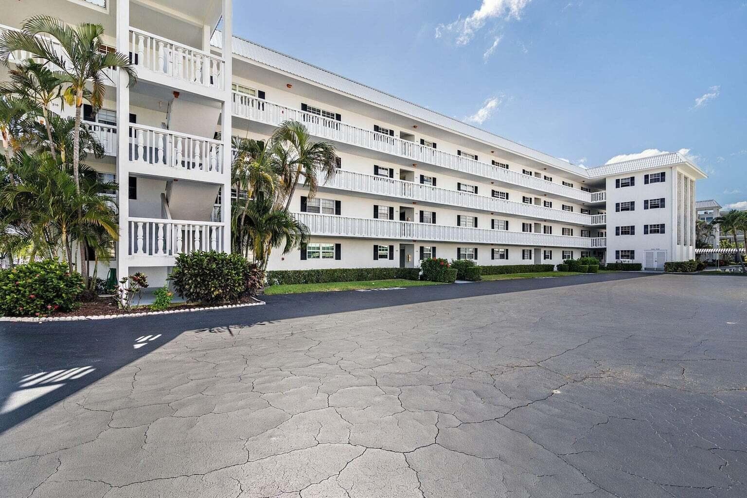 907 Marina Drive 402, North Palm Beach, FL 33408 25