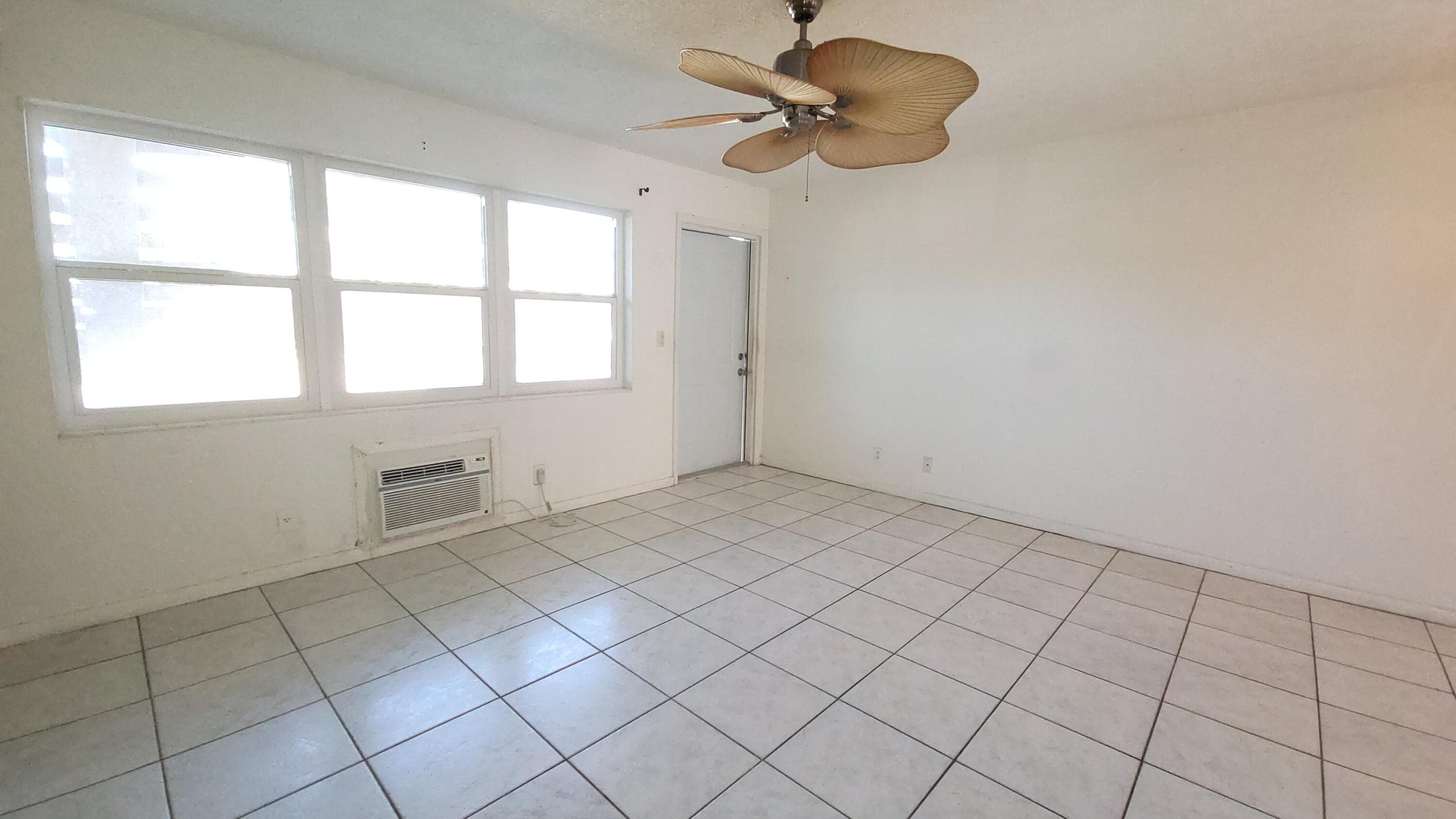 23 Kingswood B, West Palm Beach, FL 33417 3