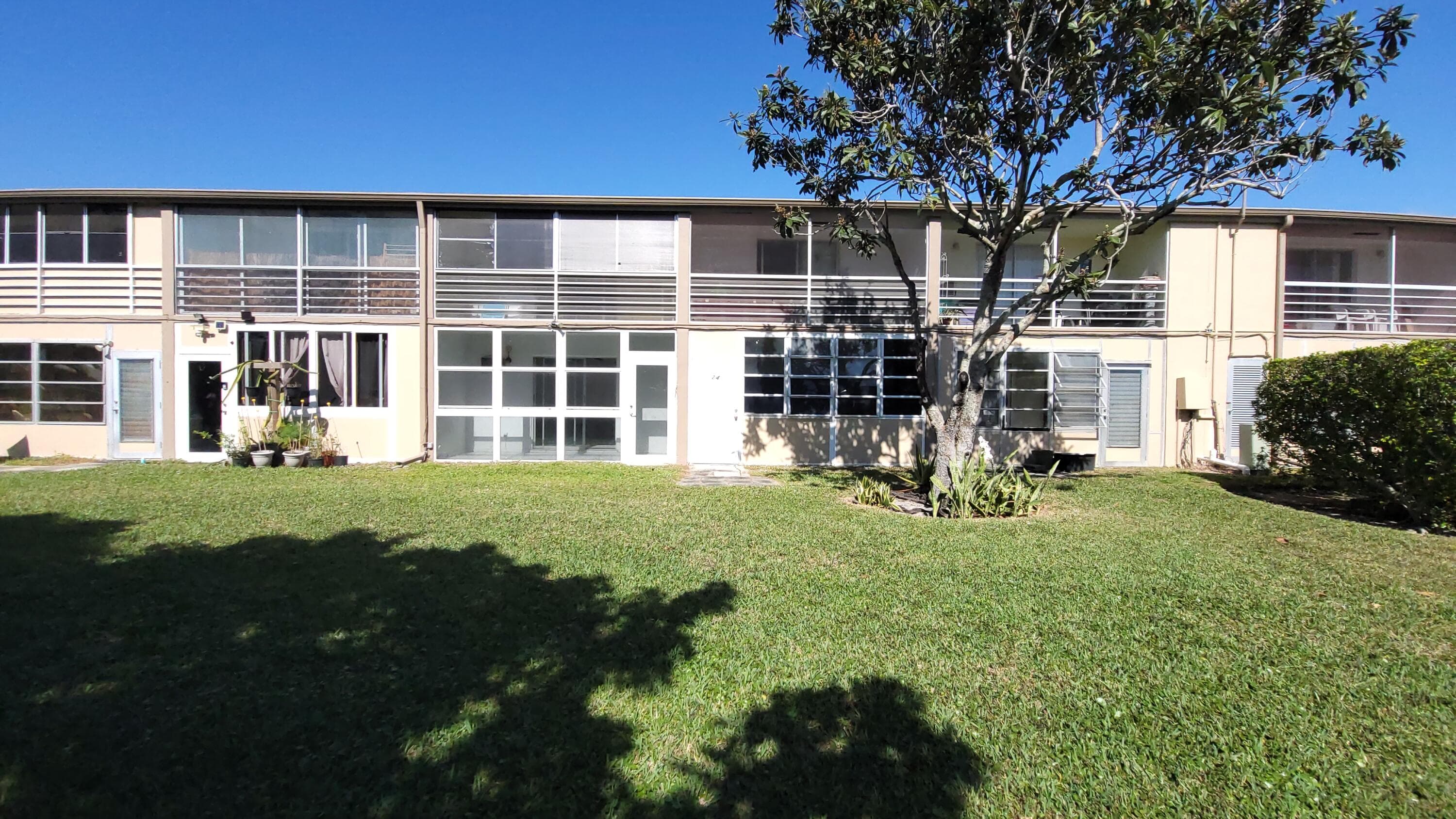 23 Kingswood B, West Palm Beach, FL 33417 14