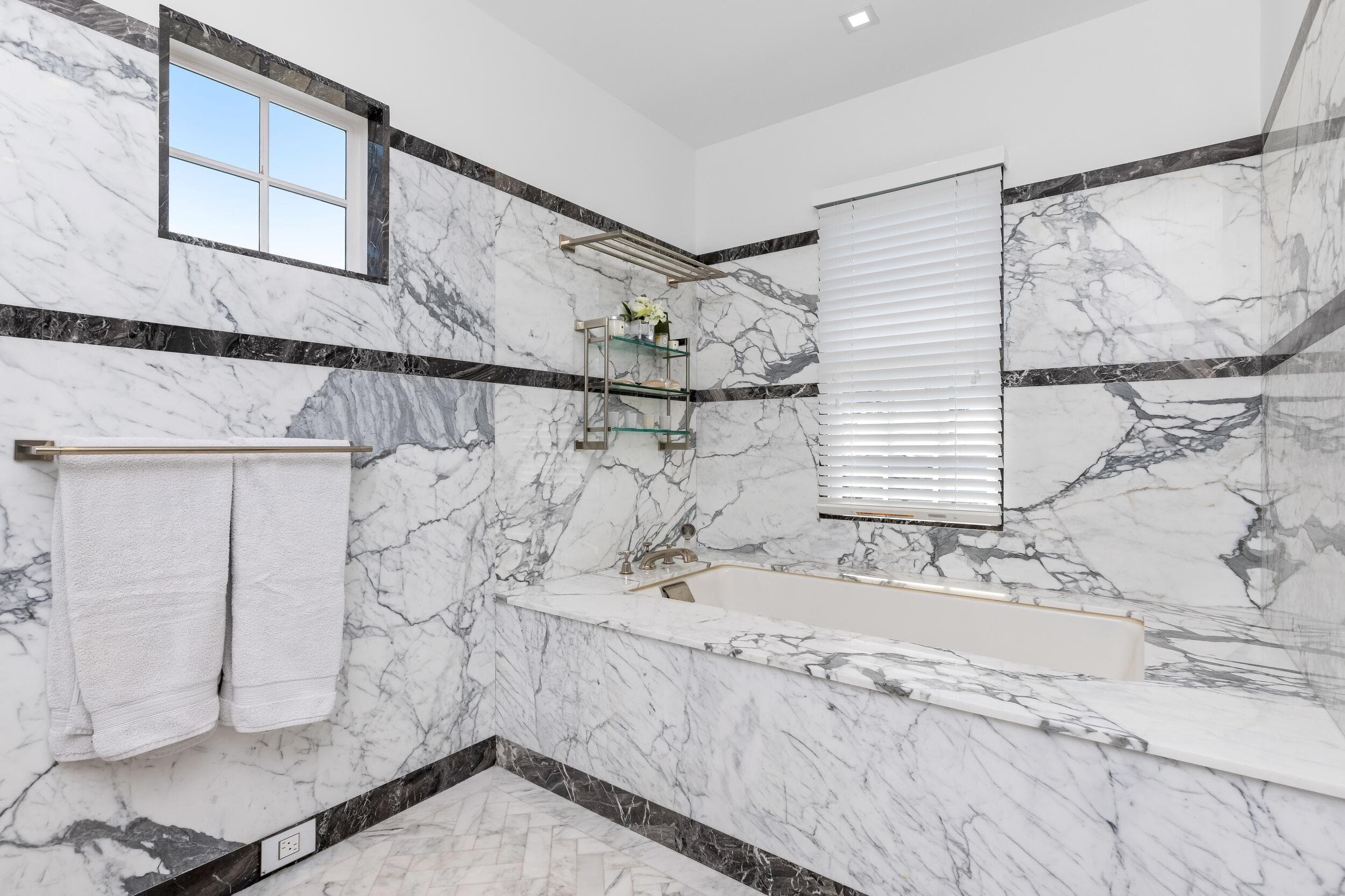1053 N Lake Way, Palm Beach, FL 33480 41