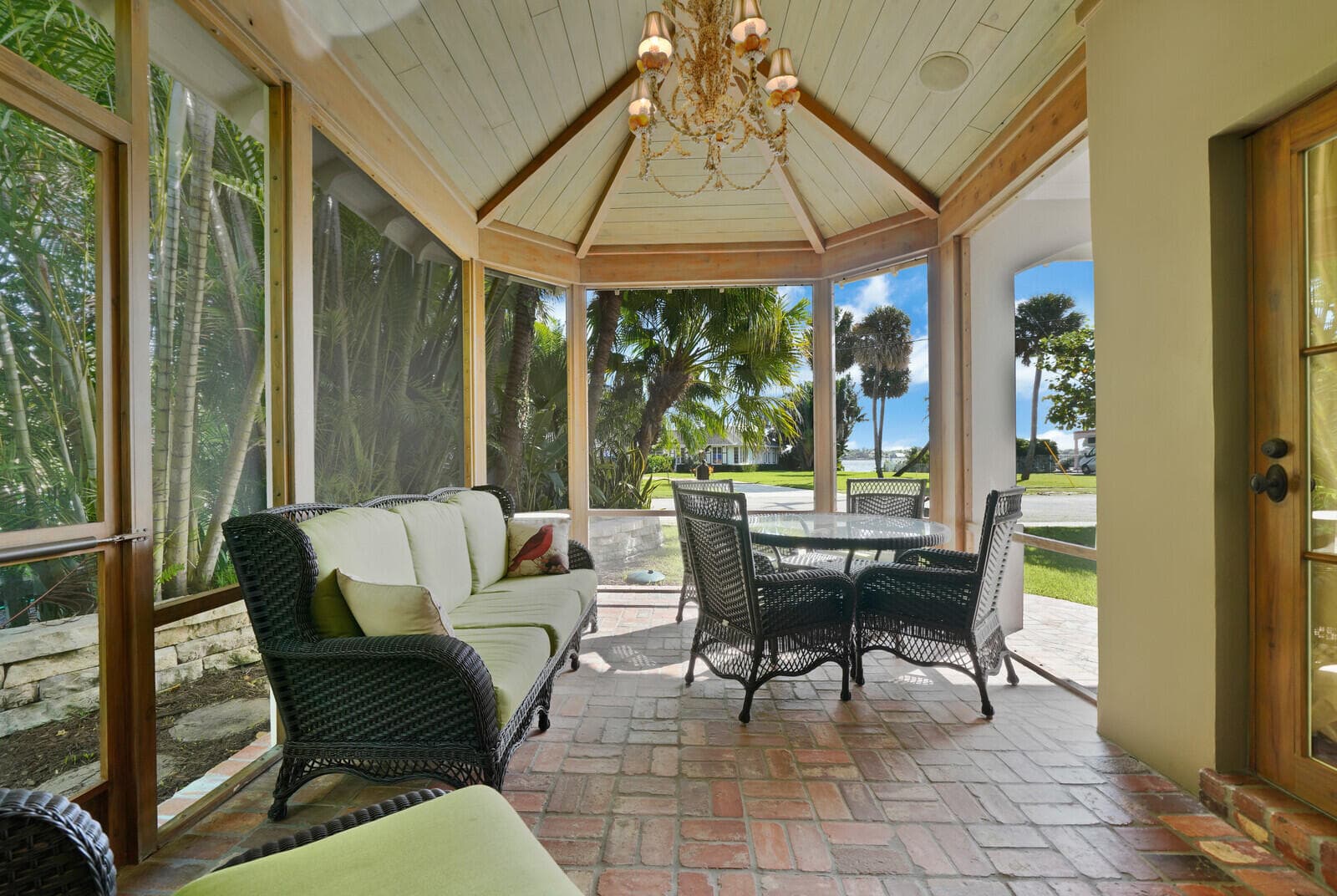 137 S Oak Street, Lantana, FL 33462 5