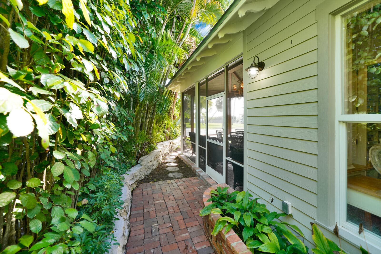 137 S Oak Street, Lantana, FL 33462 7
