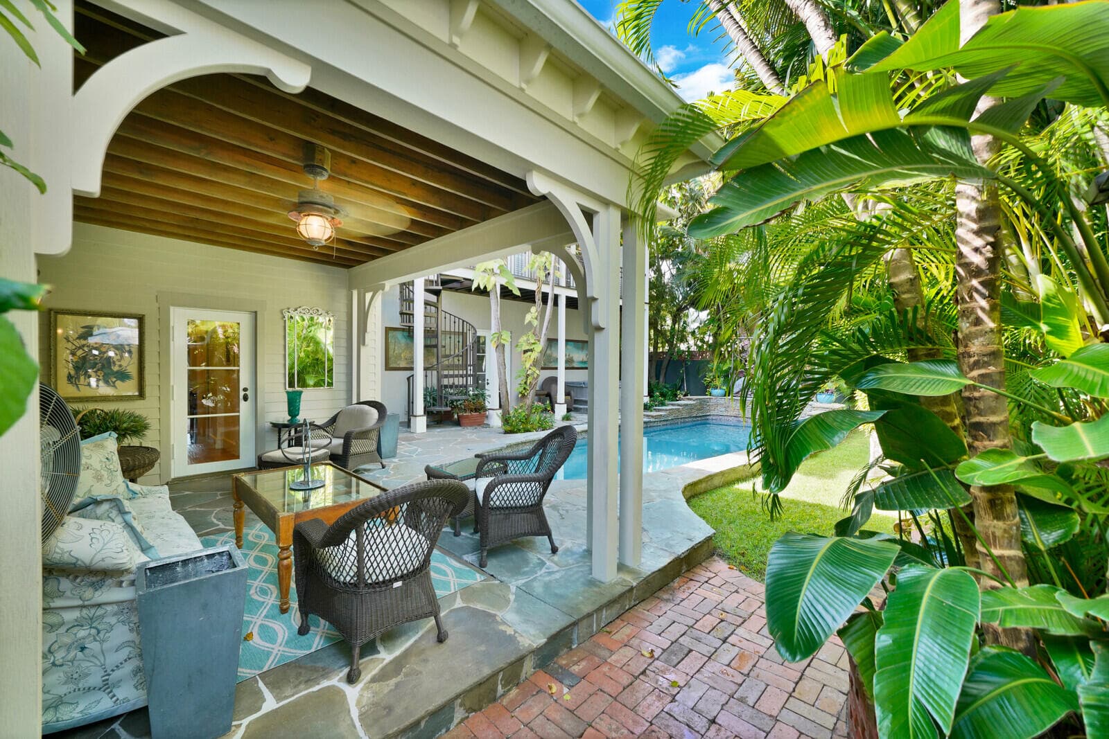 137 S Oak Street, Lantana, FL 33462 8
