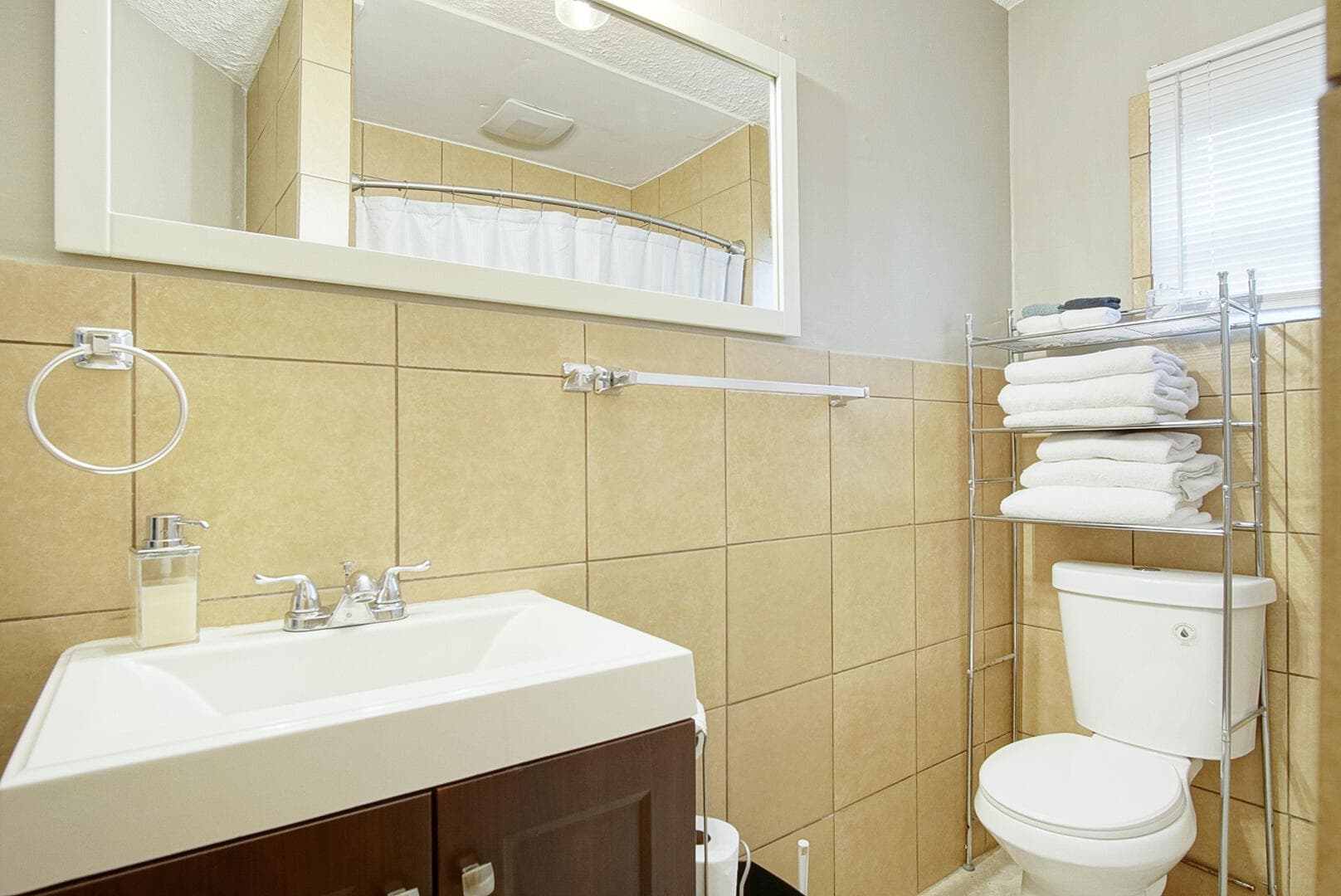 1002 Avenue E E, Fort Pierce, FL 34950 17