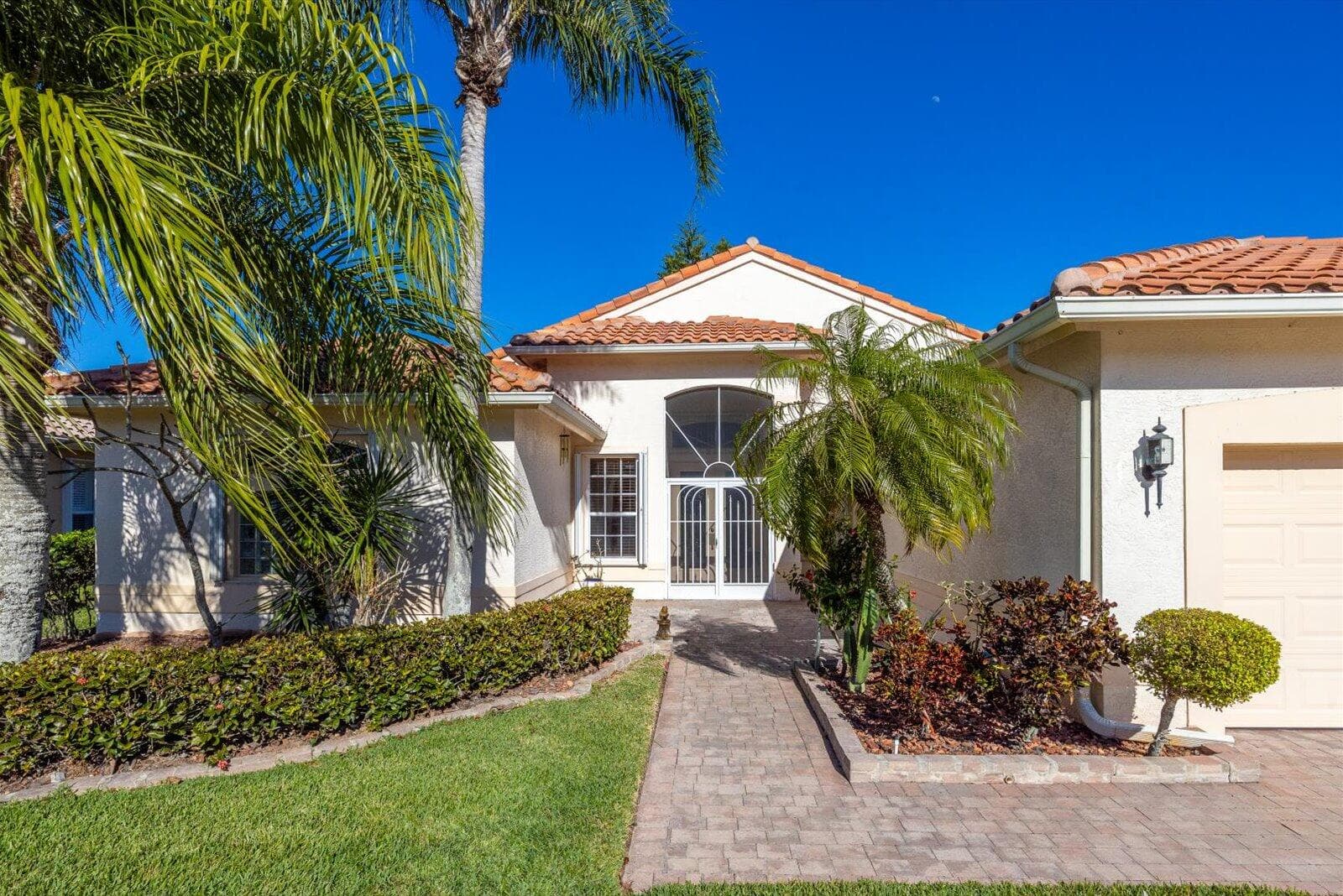 486 NW Blue Lake Drive, Port St. Lucie, FL 34986 3
