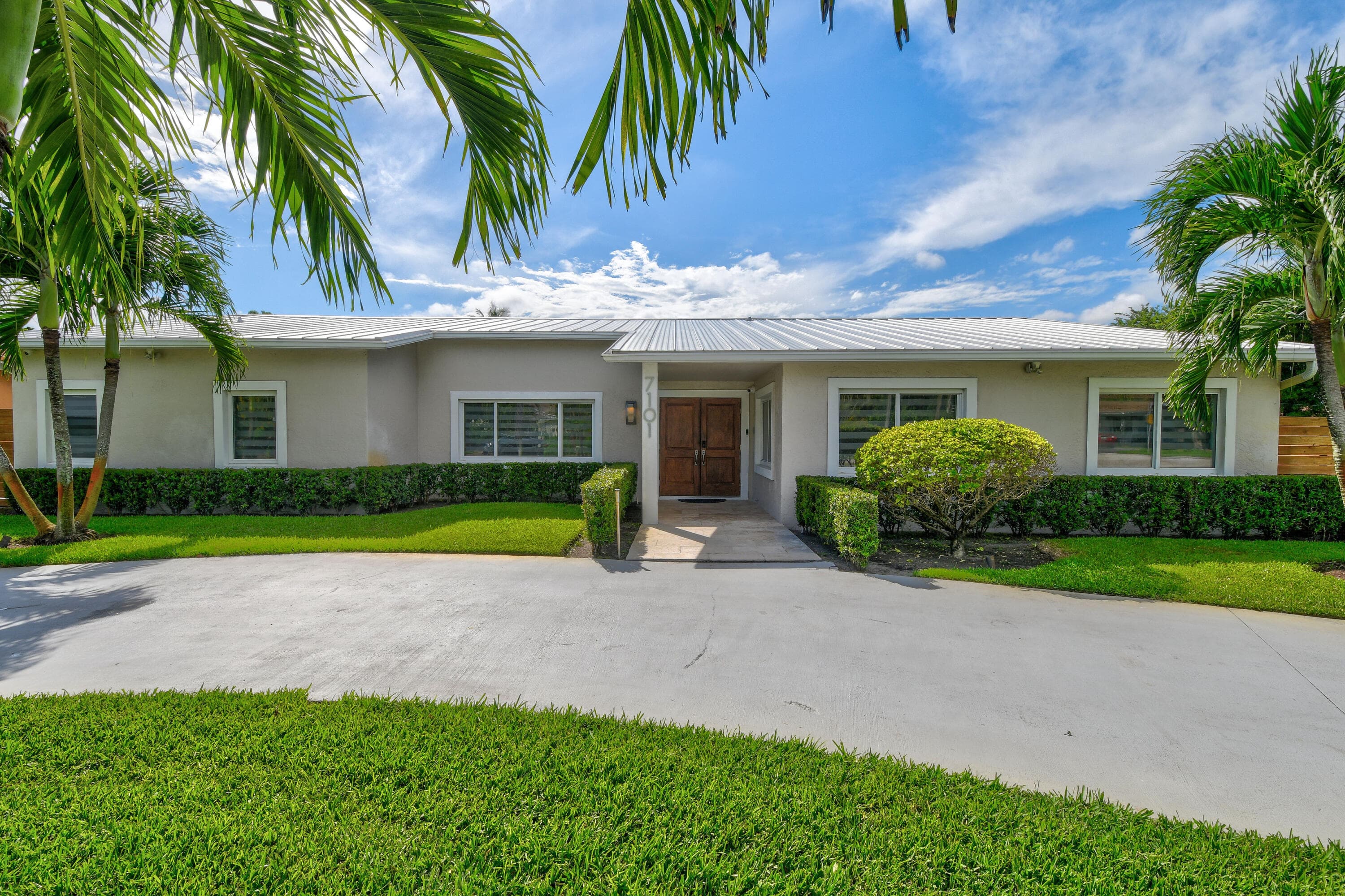 7101 W Lake Drive, Lake Clarke Shores, FL 33406 2