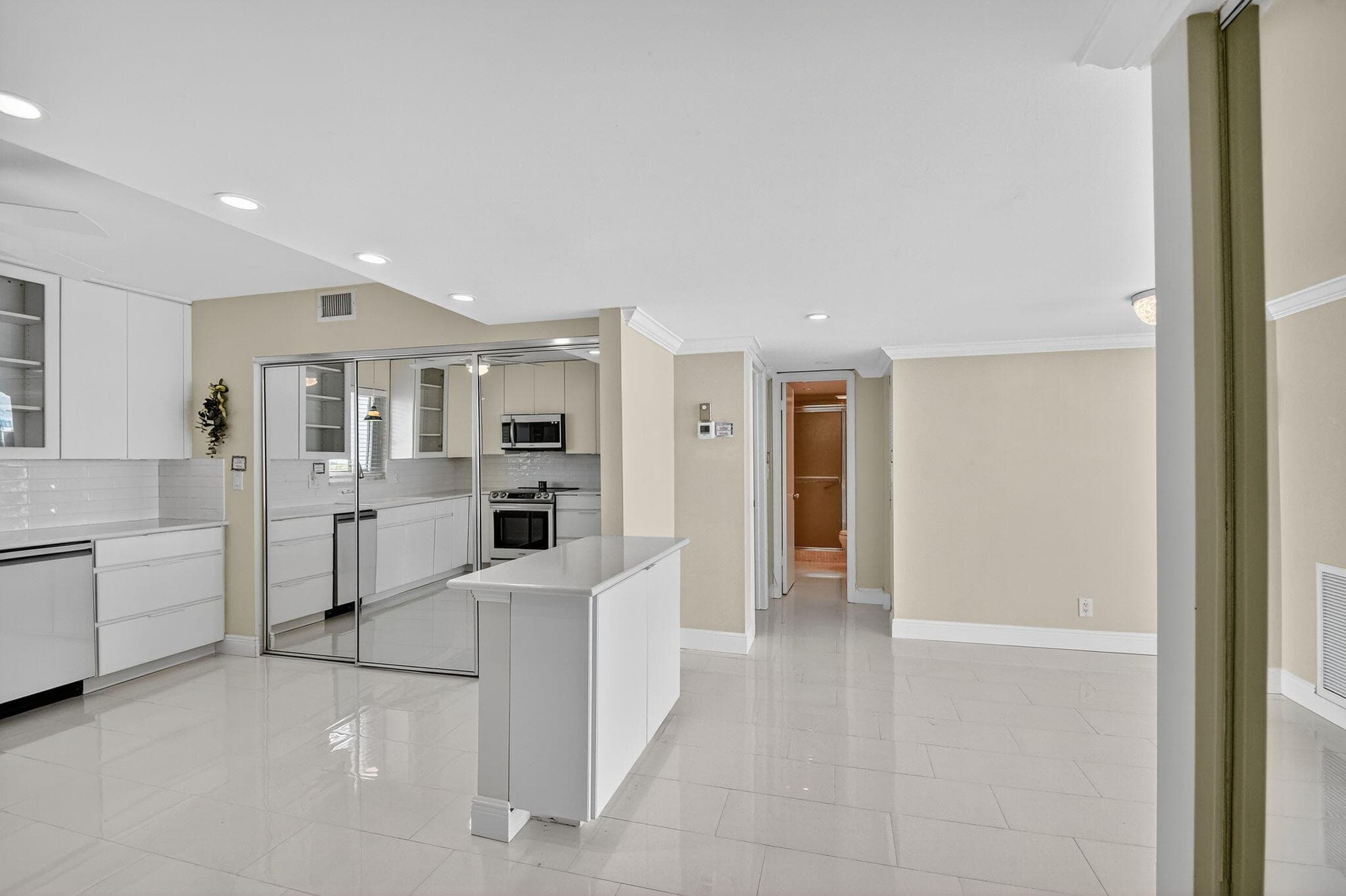 301 Lake Shore Drive 711, Lake Park, FL 33403 26