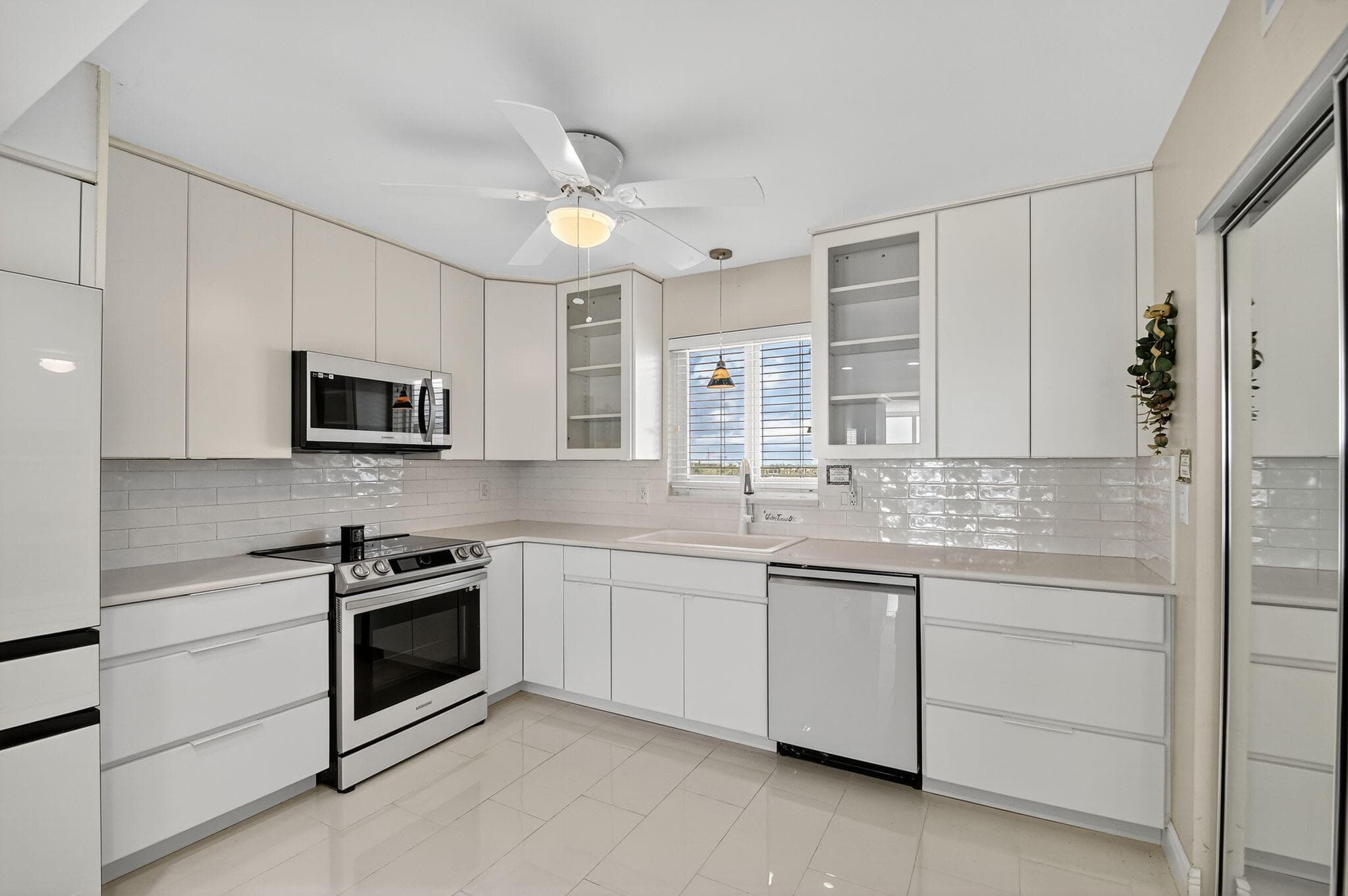 301 Lake Shore Drive 711, Lake Park, FL 33403 21