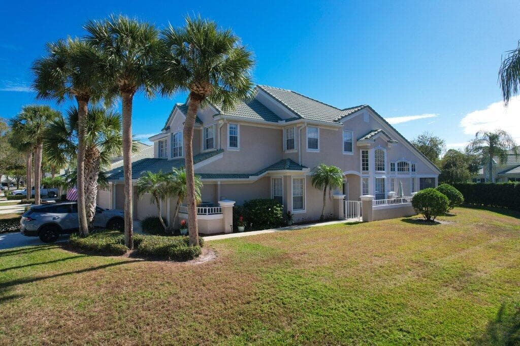 1686 SW Harbour Isles Circle, Port St. Lucie, FL 34986