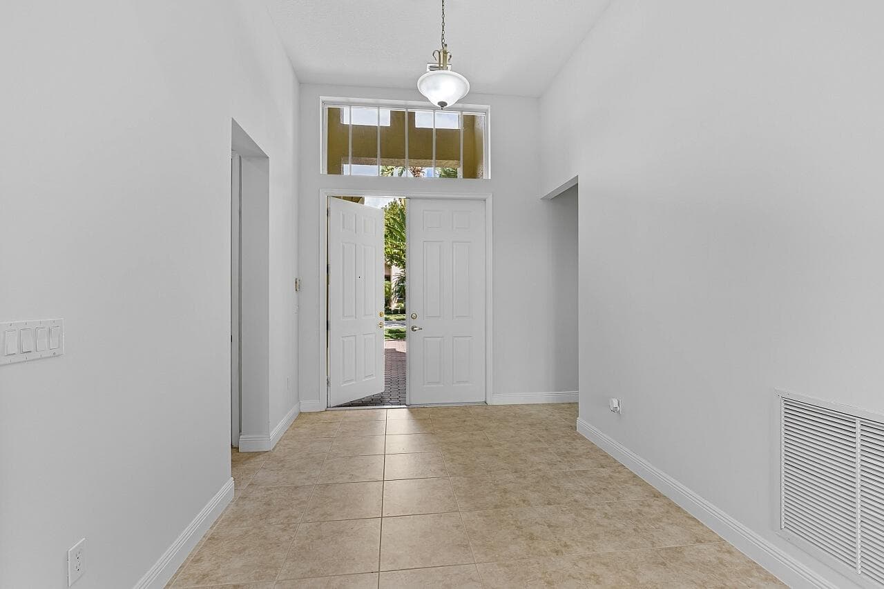 9724 Via Grandezza W, Wellington, FL 33411 13