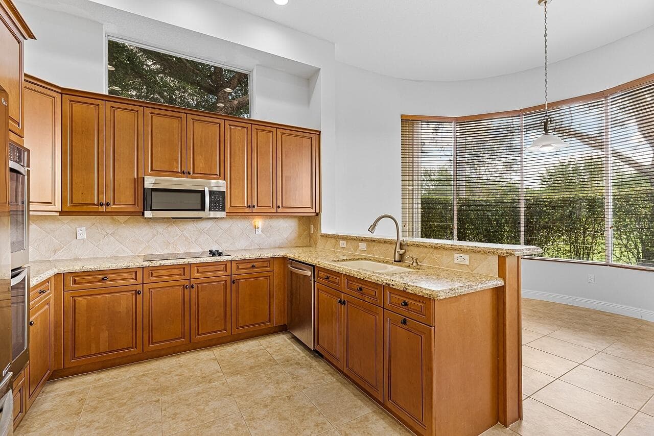 9724 Via Grandezza W, Wellington, FL 33411 23