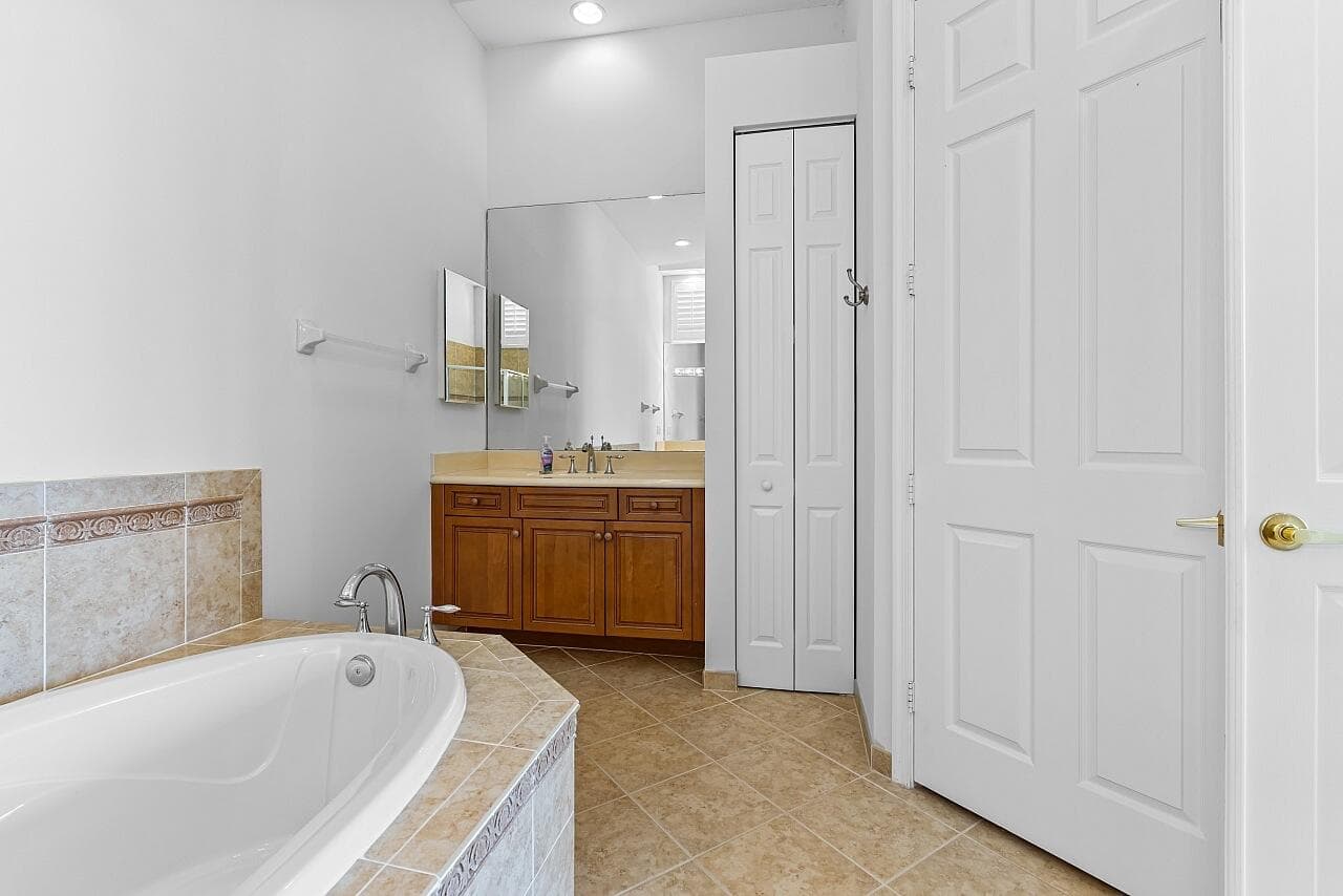 9724 Via Grandezza W, Wellington, FL 33411 34