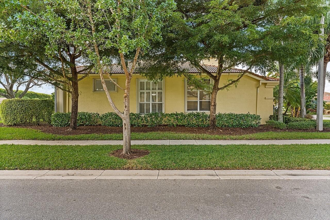 9724 Via Grandezza W, Wellington, FL 33411 46