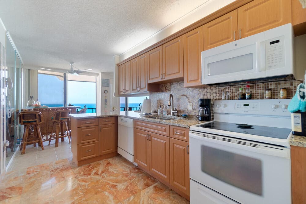 4200 N Ocean Drive 1-1806, Singer Island, FL 33404 4