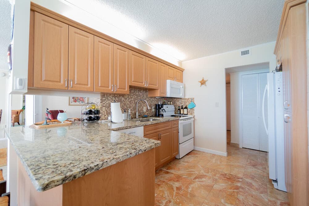 4200 N Ocean Drive 1-1806, Singer Island, FL 33404 11