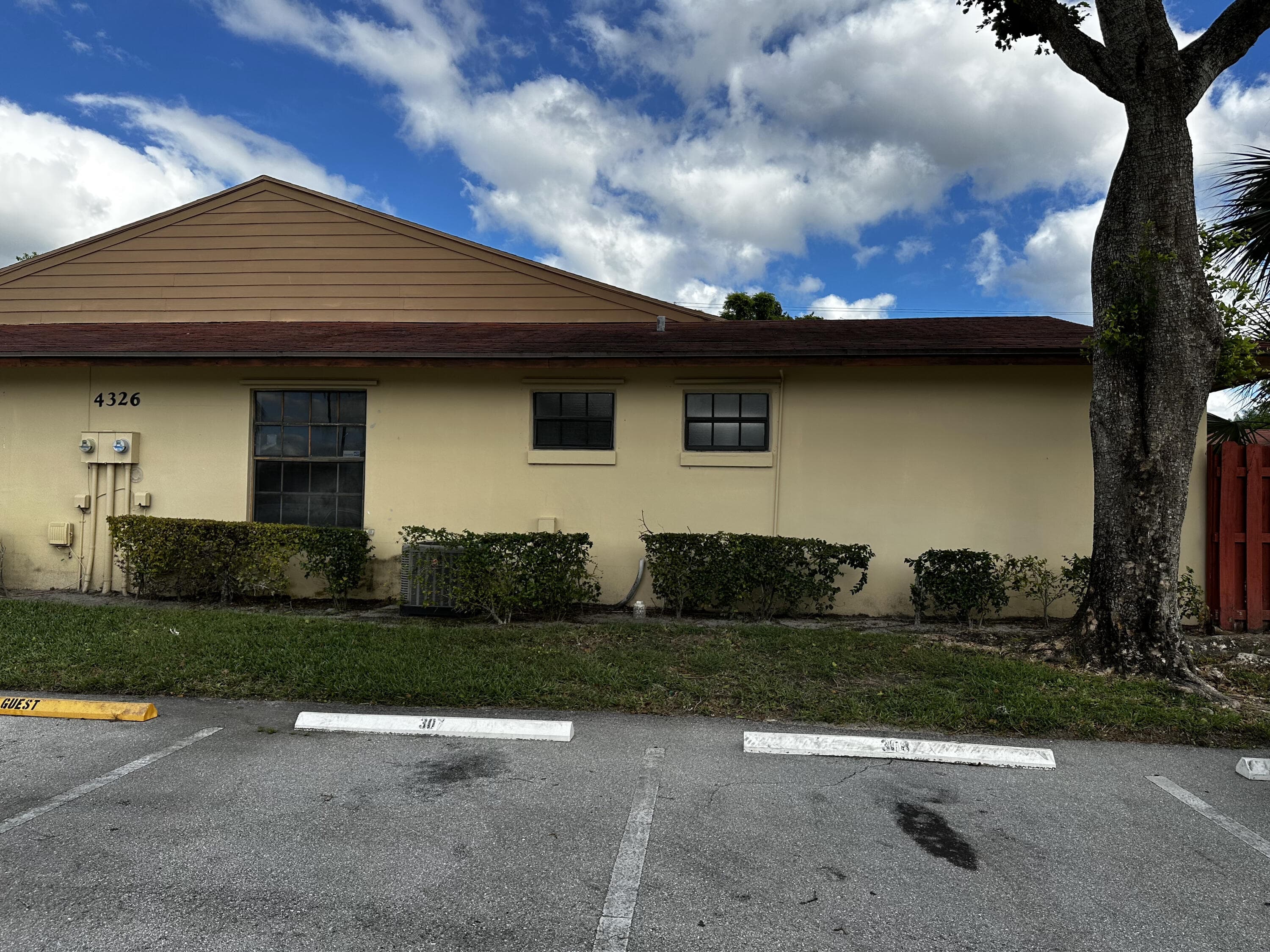4326 Woodstock Drive C, West Palm Beach, FL 33409 34