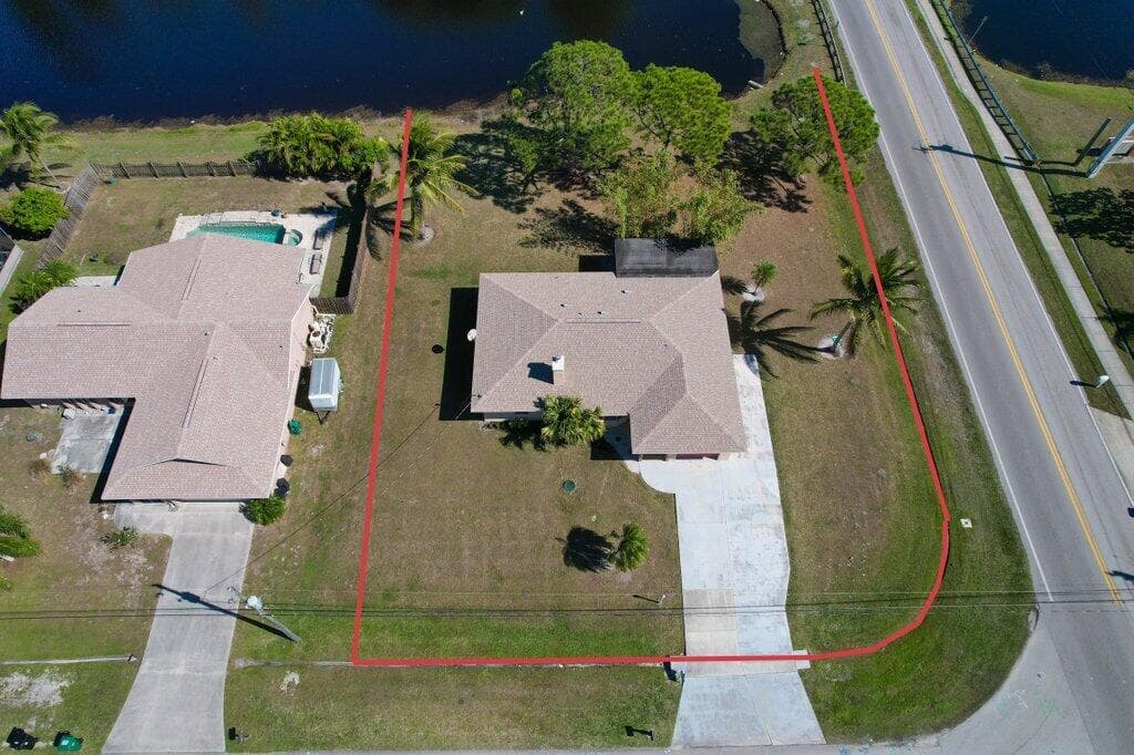 2097 SE Mantua Street, Port St. Lucie, FL 34952 26