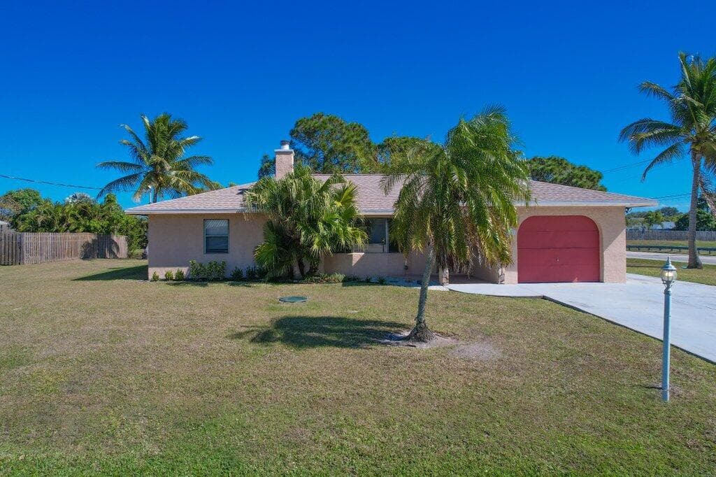 2097 SE Mantua Street, Port St. Lucie, FL 34952 24