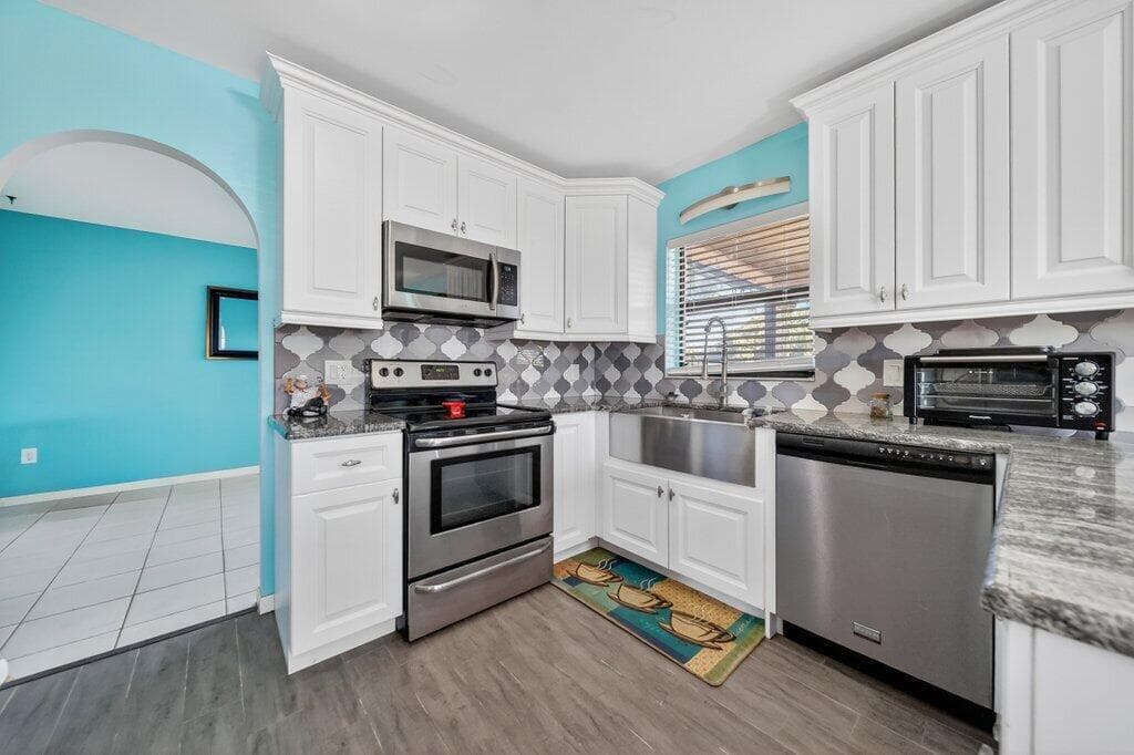 2097 SE Mantua Street, Port St. Lucie, FL 34952 5