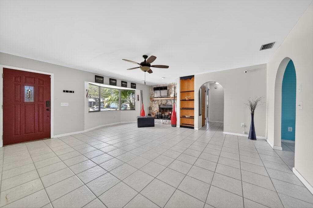 2097 SE Mantua Street, Port St. Lucie, FL 34952 9