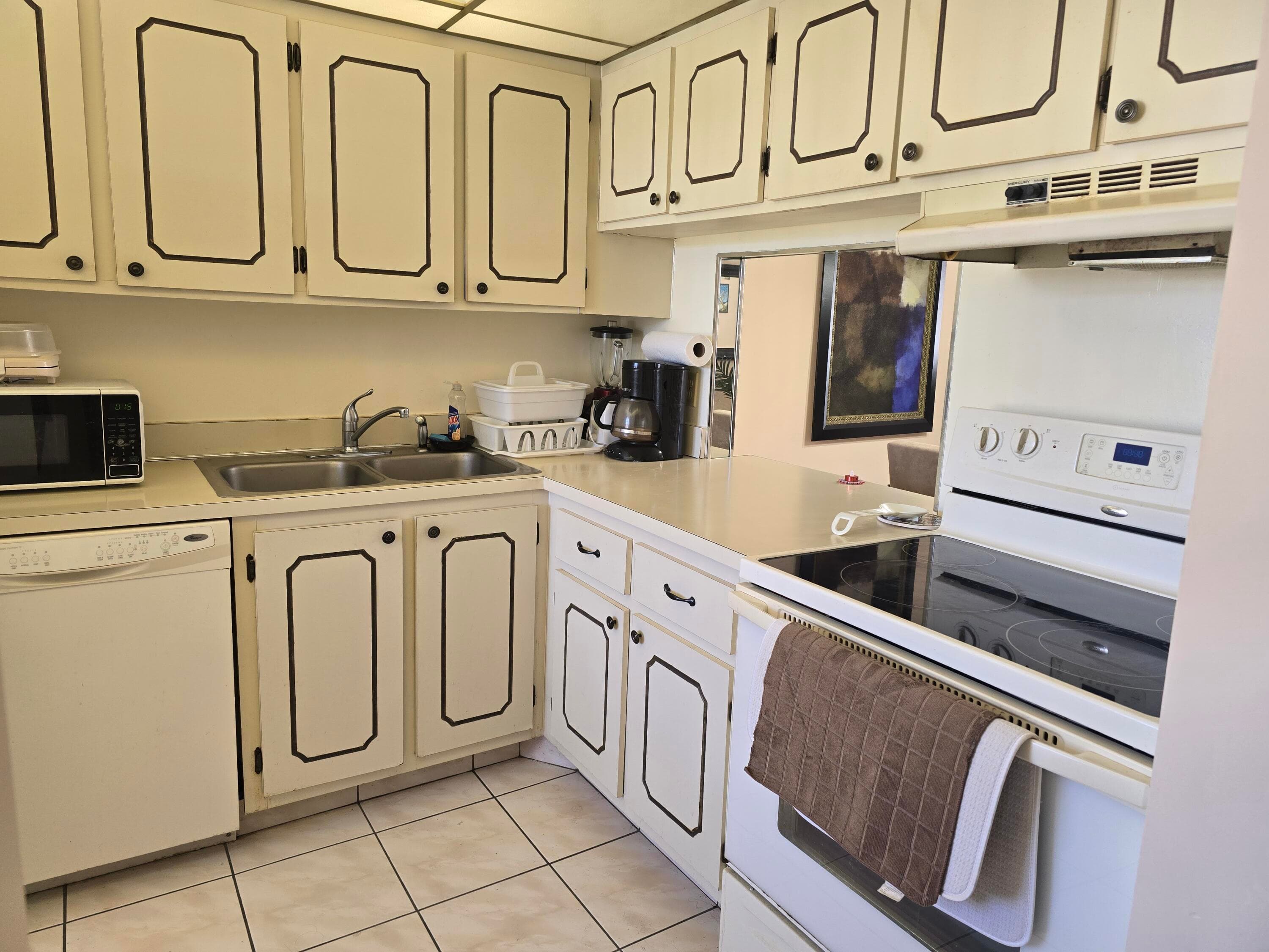 118 Lake Olive Drive, West Palm Beach, FL 33411 3