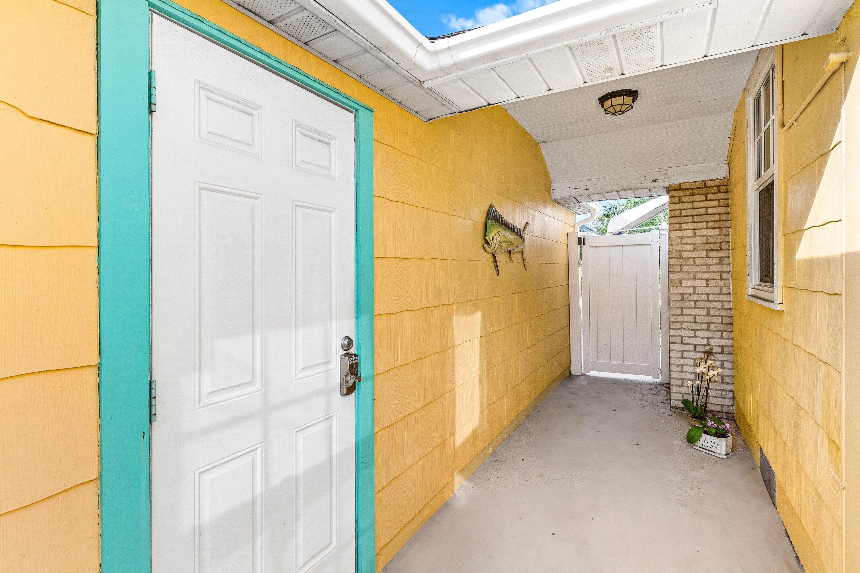411 3rd Avenue N, Lake Worth Beach, FL 33460 19