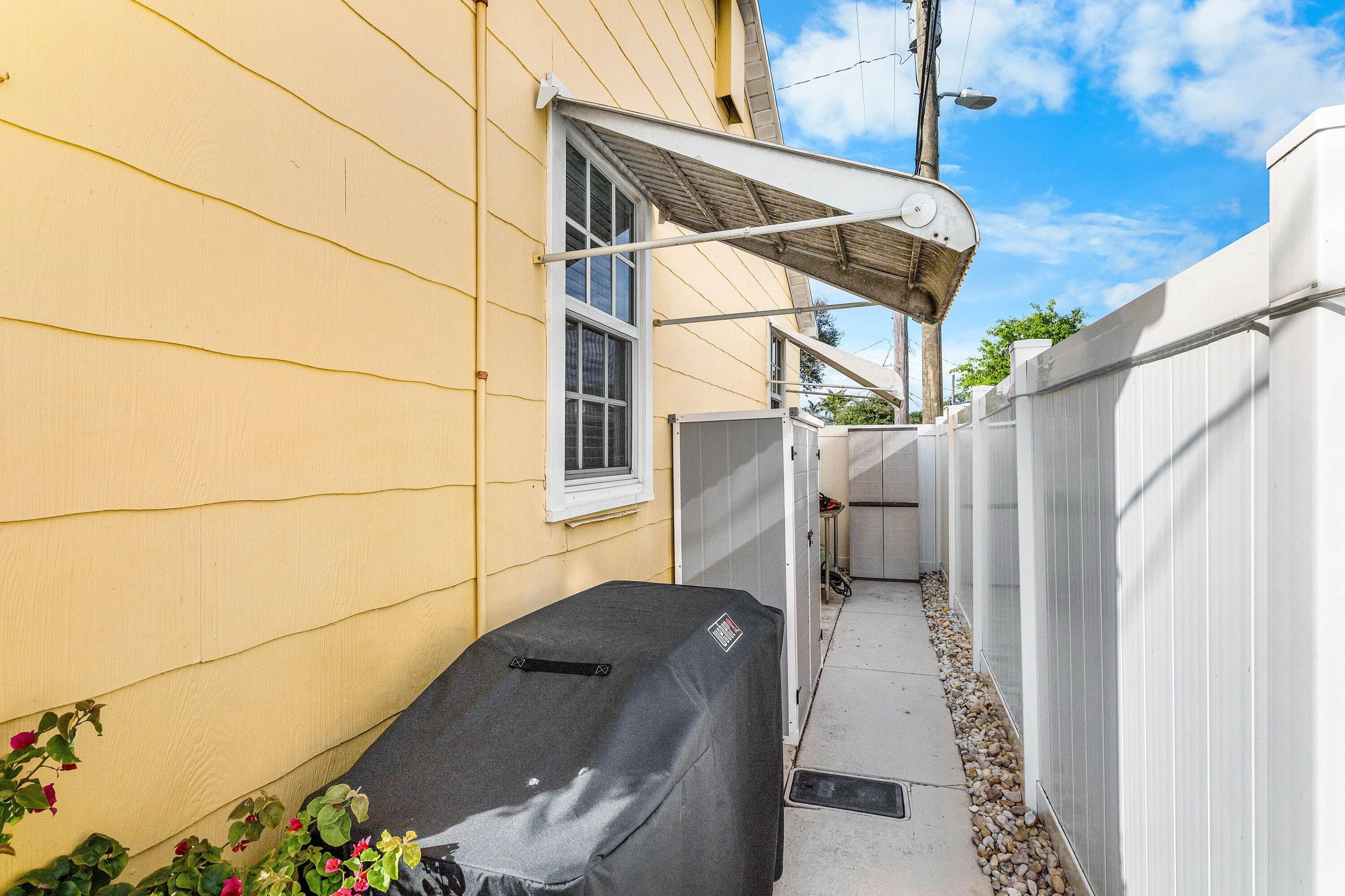 411 3rd Avenue N, Lake Worth Beach, FL 33460 25