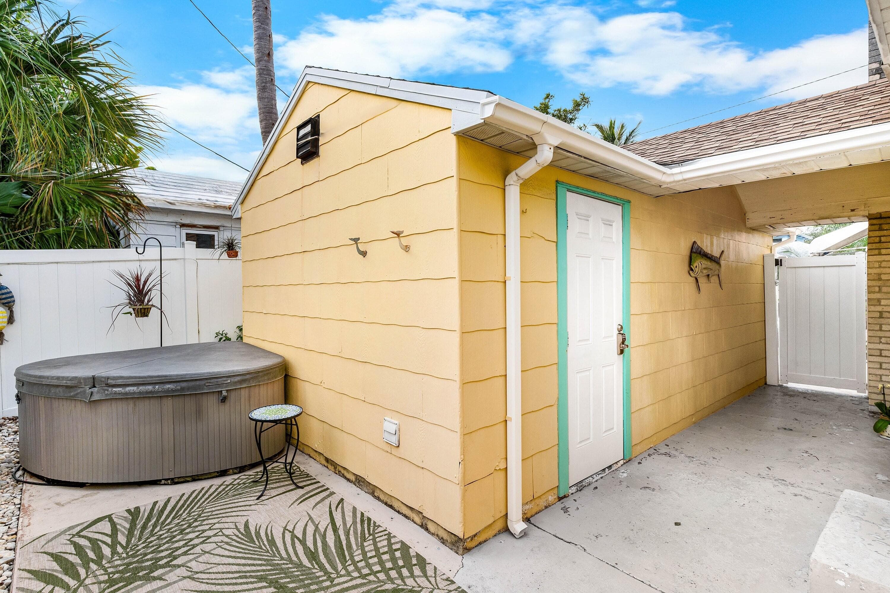 411 3rd Avenue N, Lake Worth Beach, FL 33460 24
