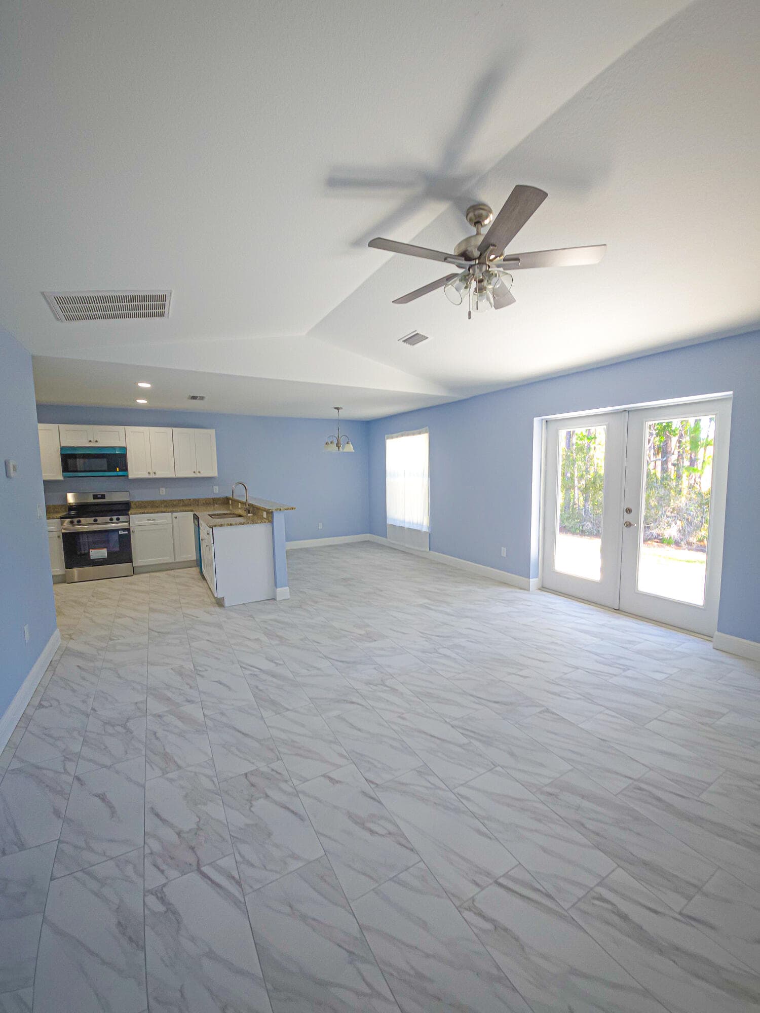 450 Kemper Avenue, Lake Placid, FL 33852 12