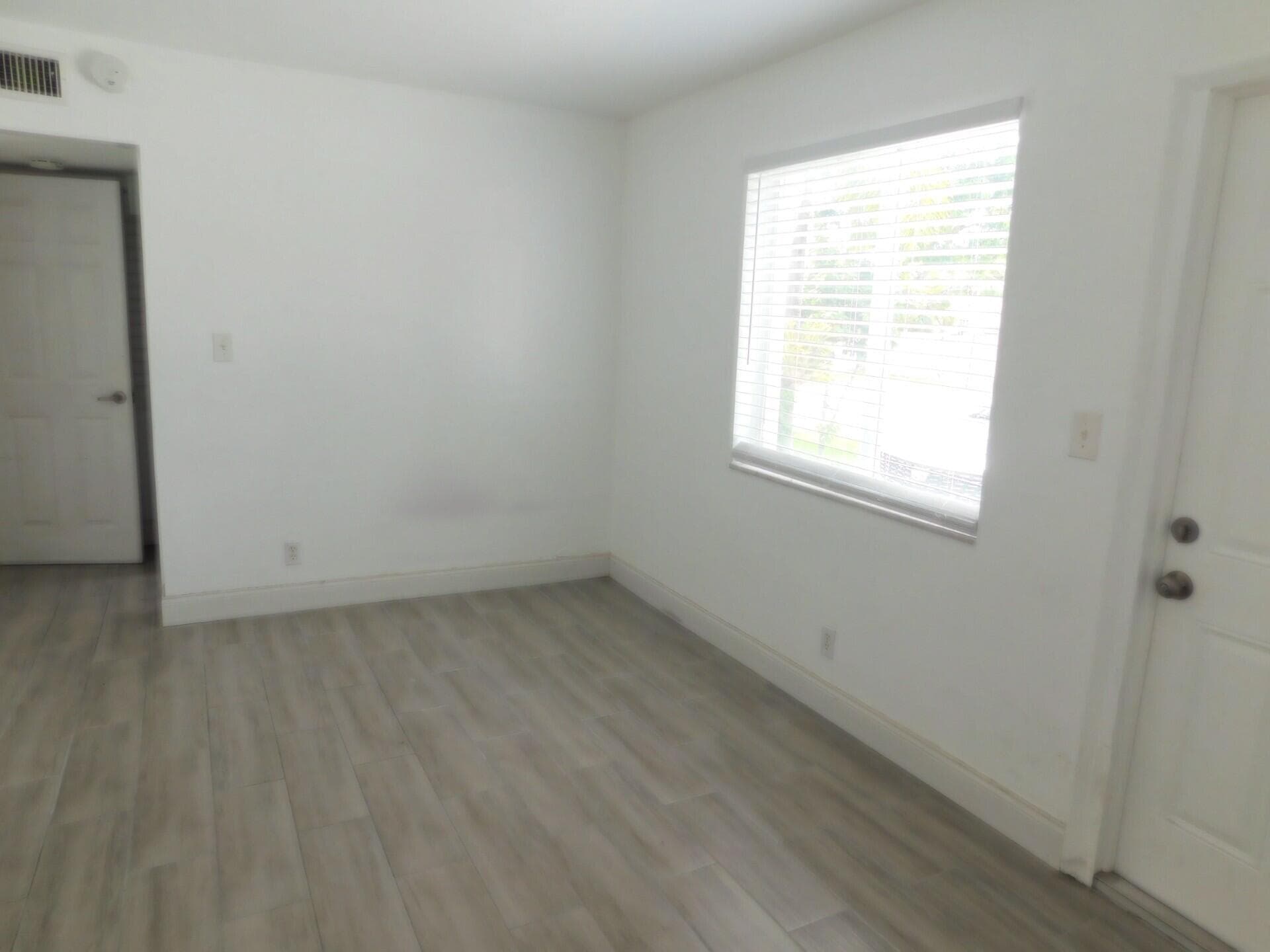 825 NE 6th Street 1-7, Fort Lauderdale, FL 33304 32