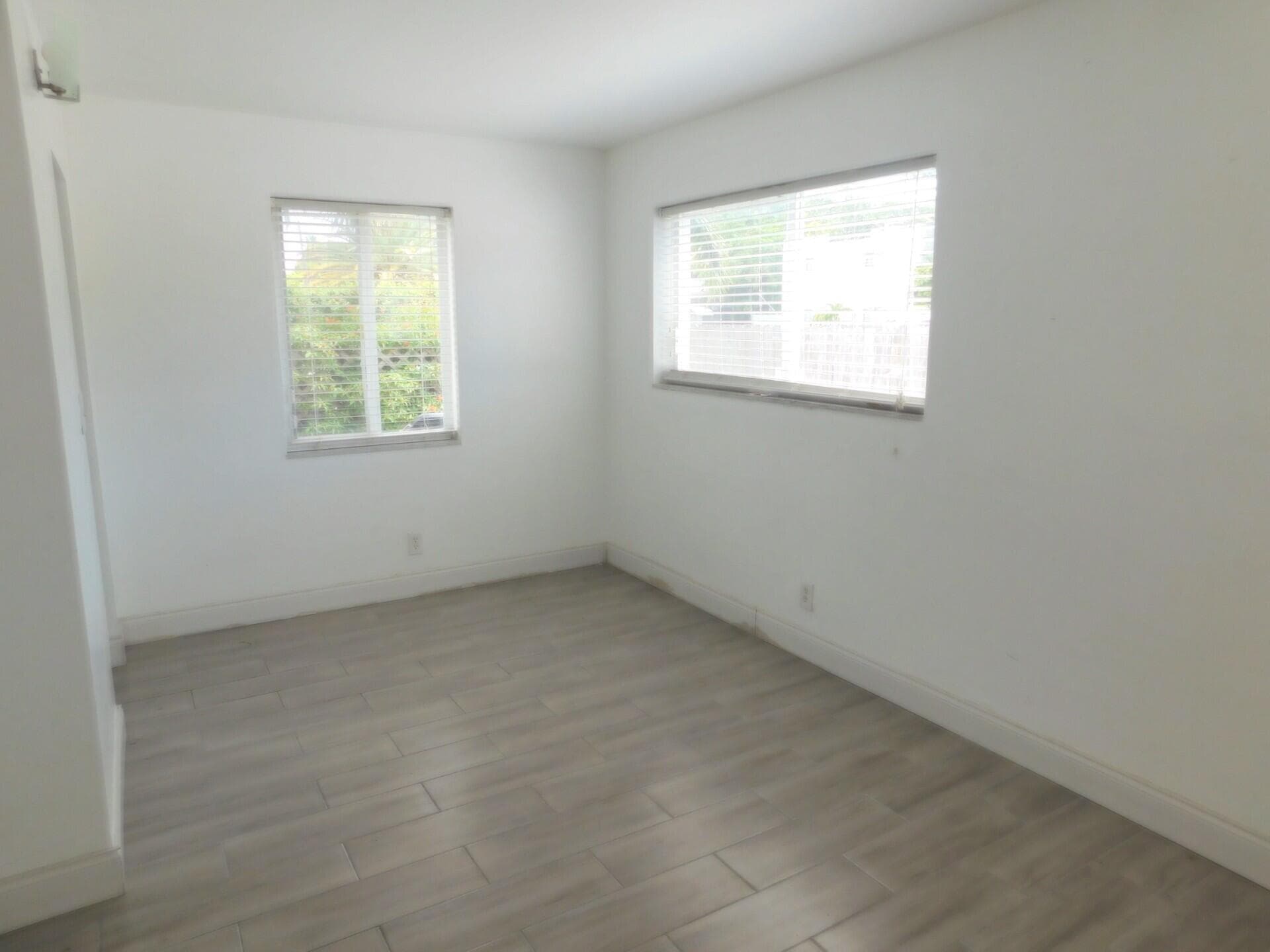 825 NE 6th Street 1-7, Fort Lauderdale, FL 33304 29