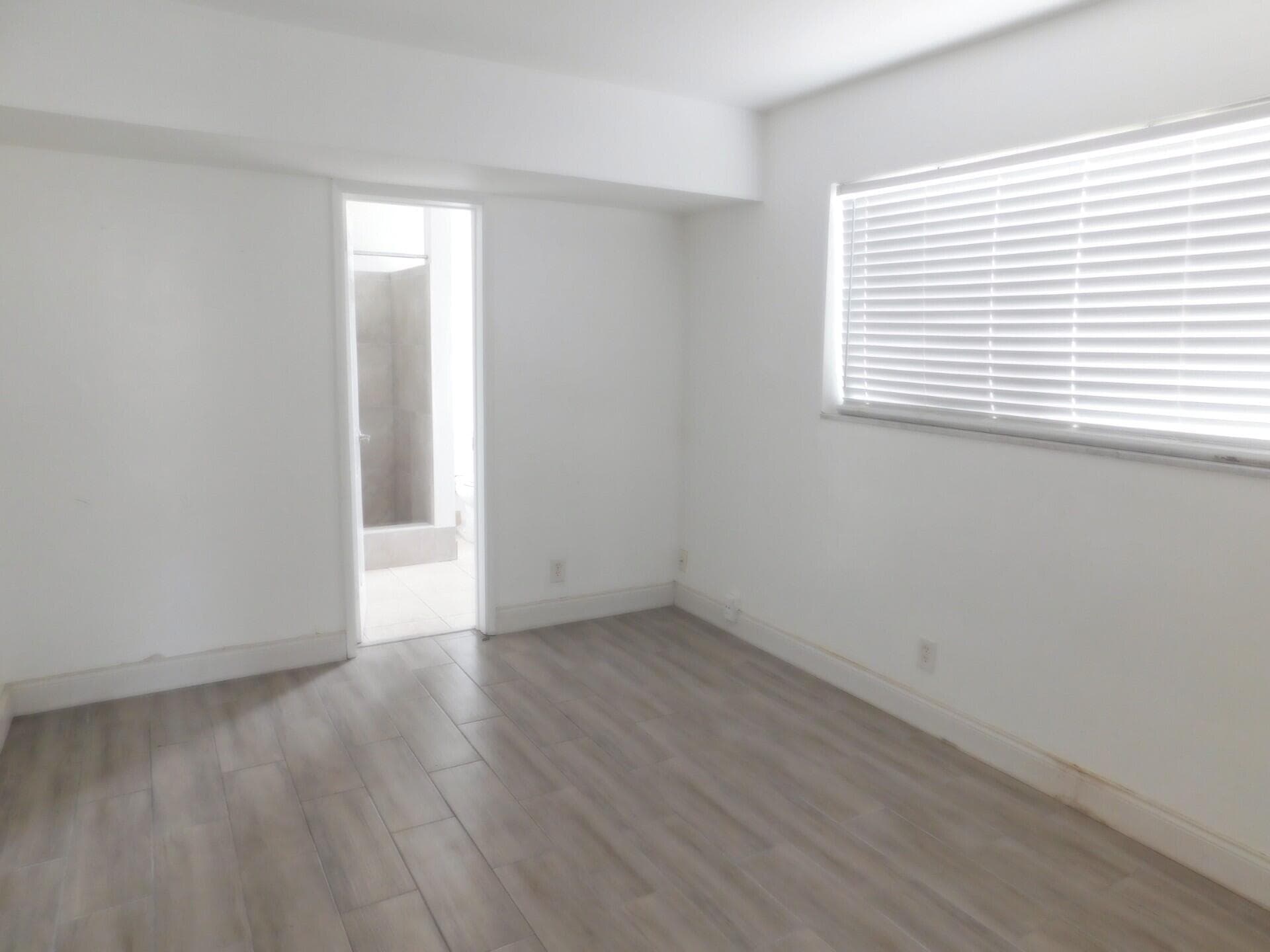 825 NE 6th Street 1-7, Fort Lauderdale, FL 33304 30