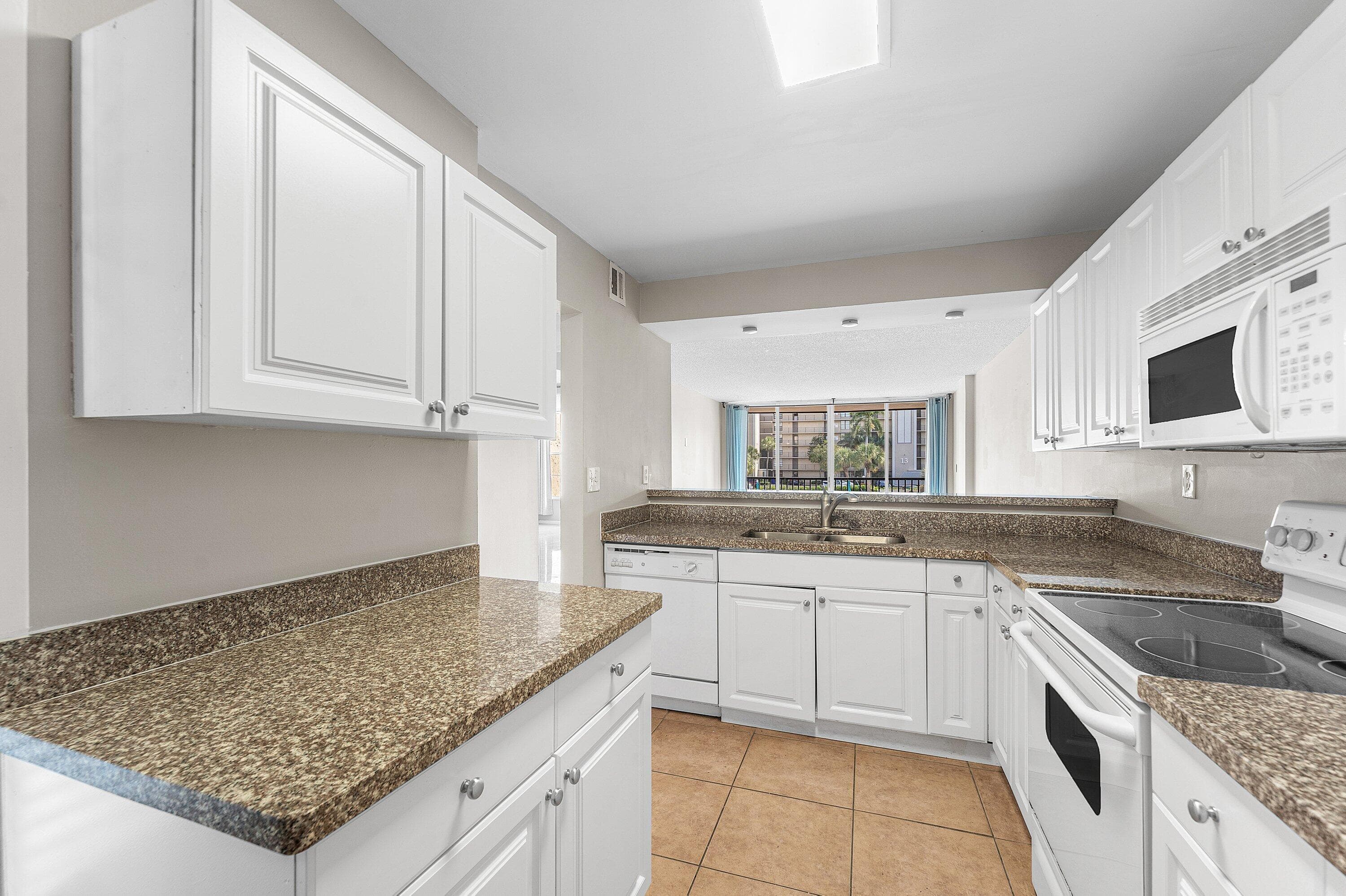 10 Royal Palm Way 203, Boca Raton, FL 33432 21