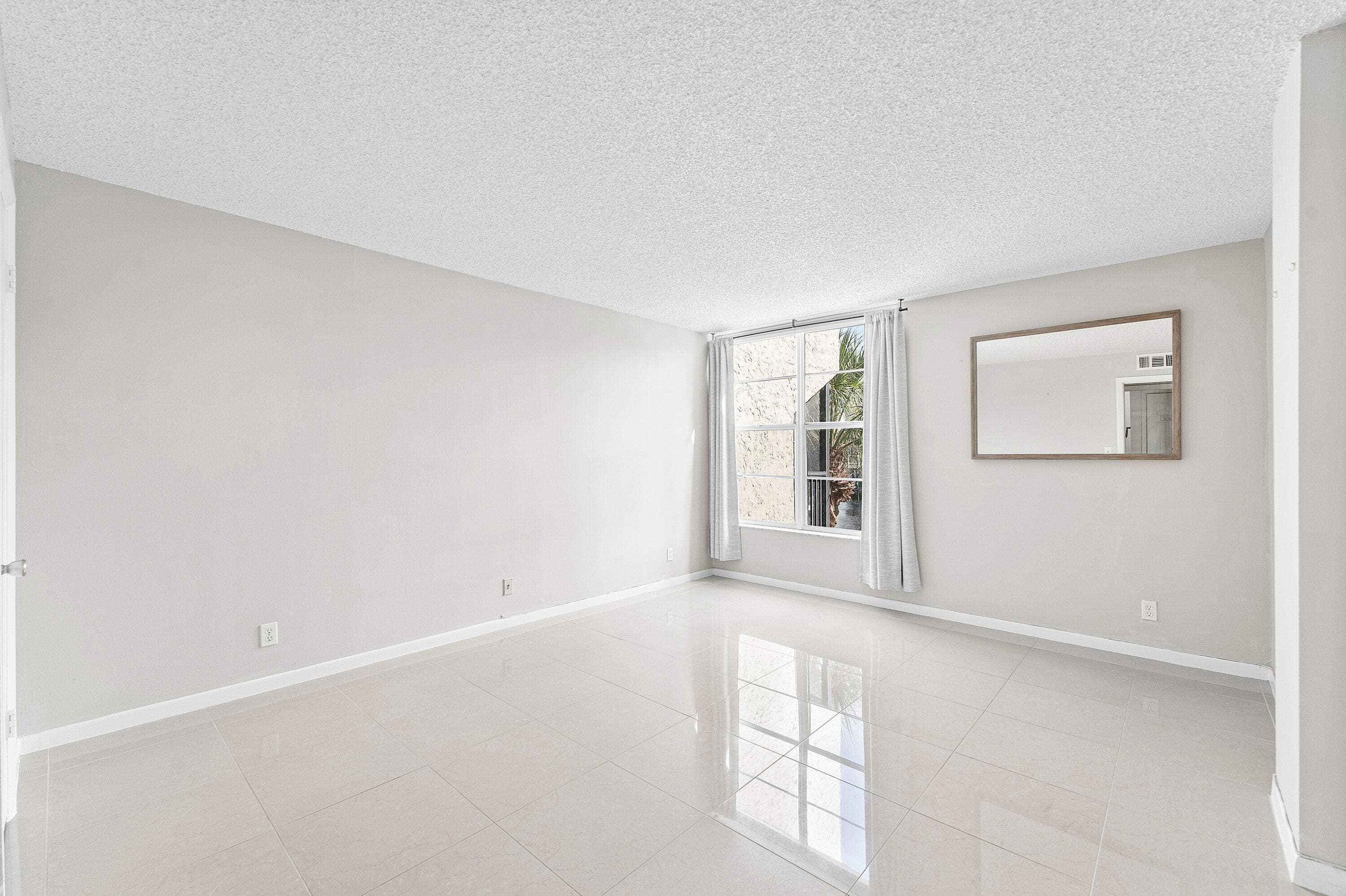 10 Royal Palm Way 203, Boca Raton, FL 33432 24