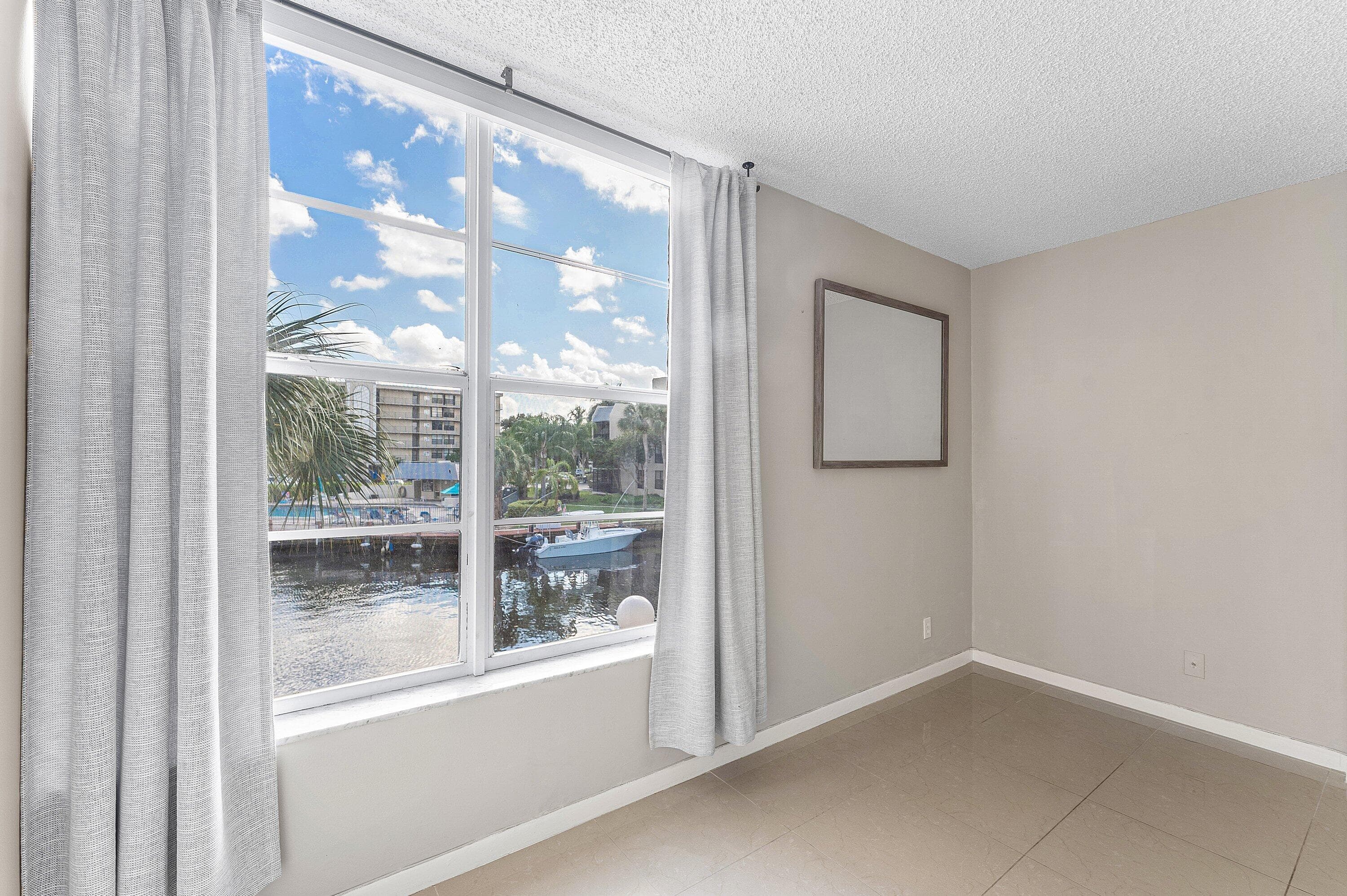 10 Royal Palm Way 203, Boca Raton, FL 33432 26