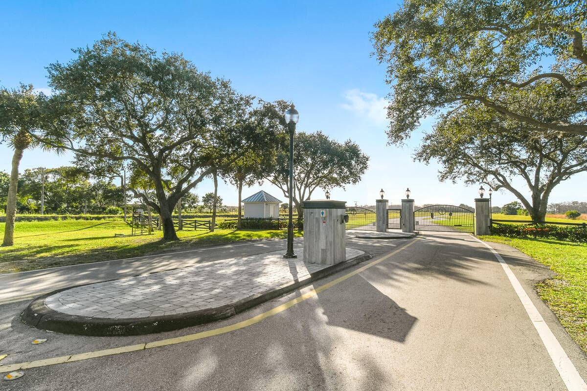2541 SW Trailside Path, Stuart, FL 34997 100