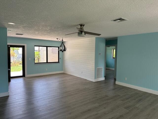 907 SE Lake Street, Stuart, FL 34994 3