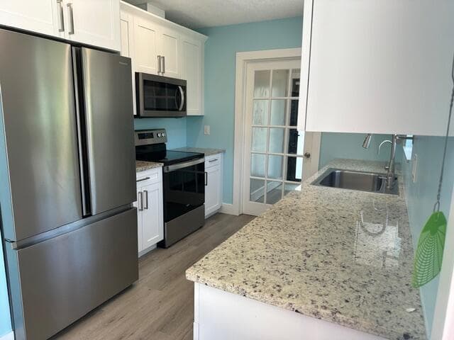 907 SE Lake Street, Stuart, FL 34994 14