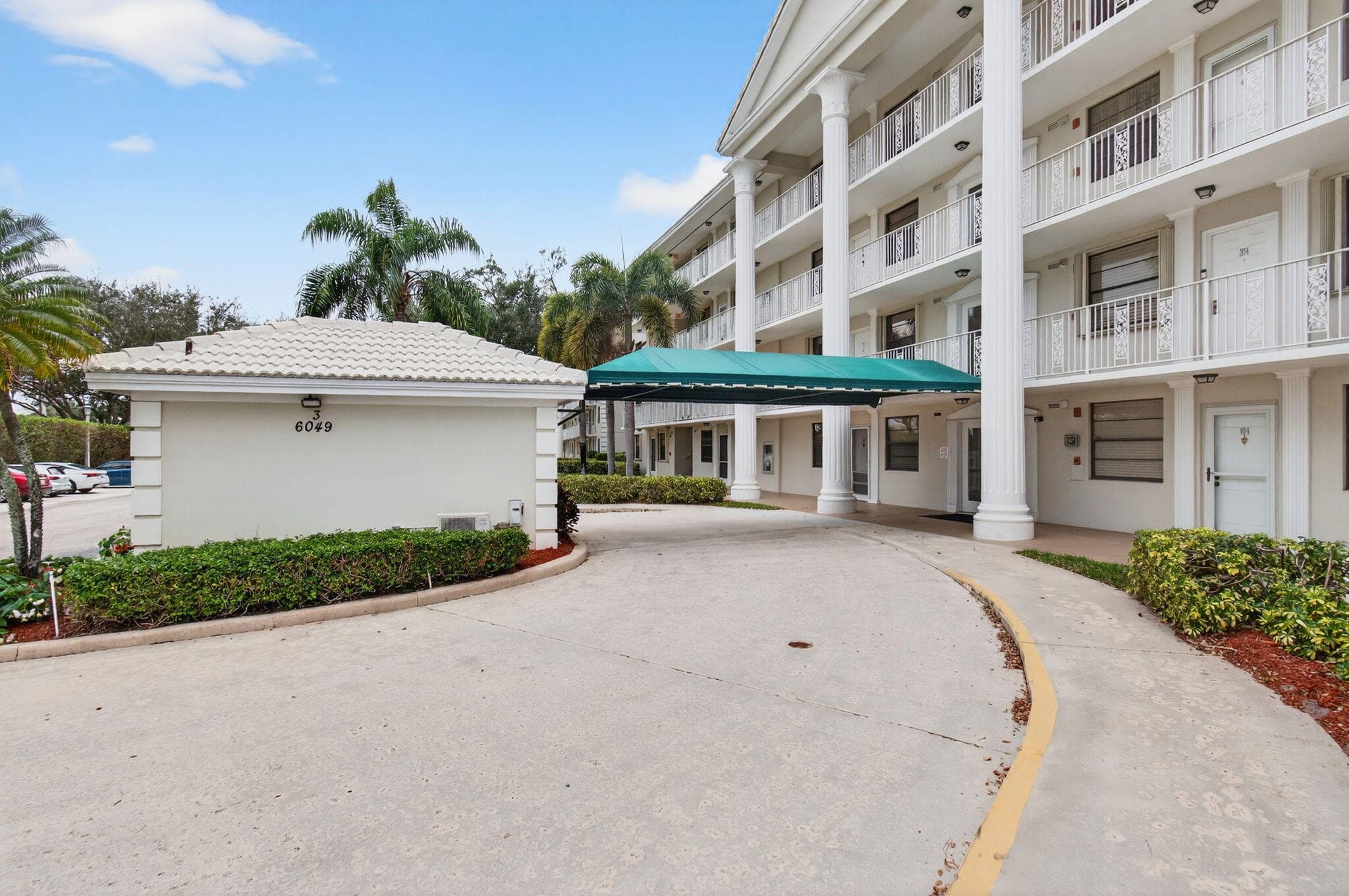 6049 Balboa Circle 205, Boca Raton, FL 33433 2