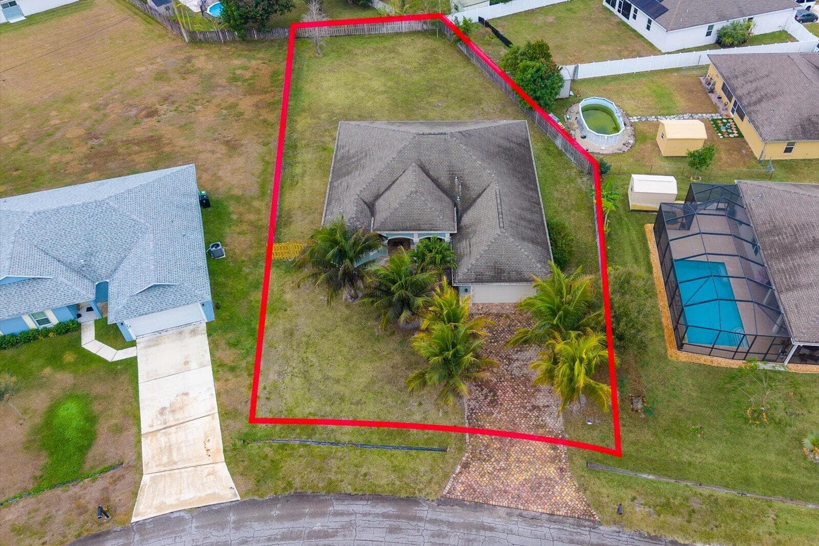 562 SW Souris Avenue, Port St. Lucie, FL 34953 34