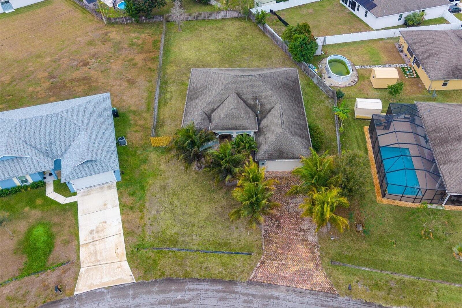 562 SW Souris Avenue, Port St. Lucie, FL 34953 35
