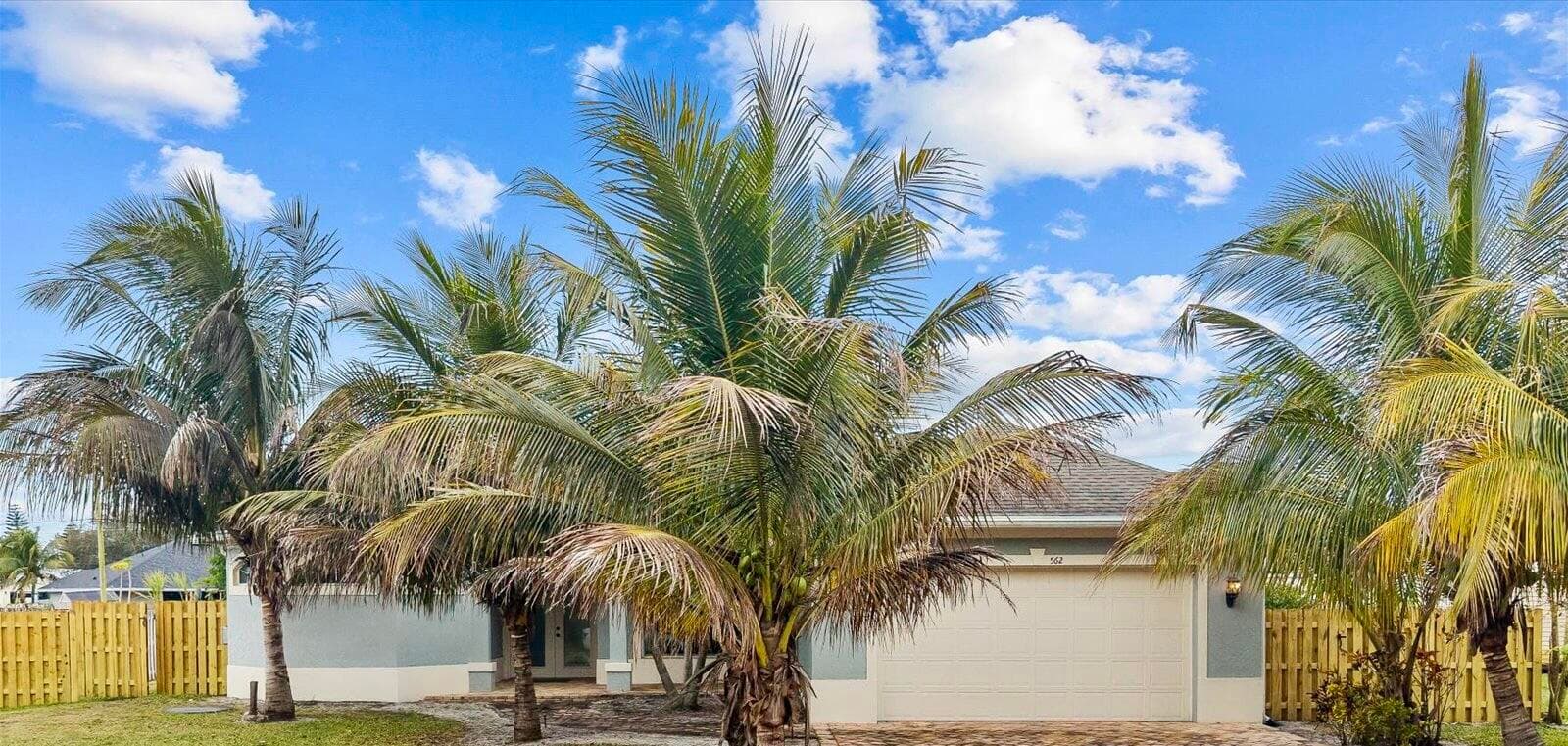 562 SW Souris Avenue, Port St. Lucie, FL 34953 43