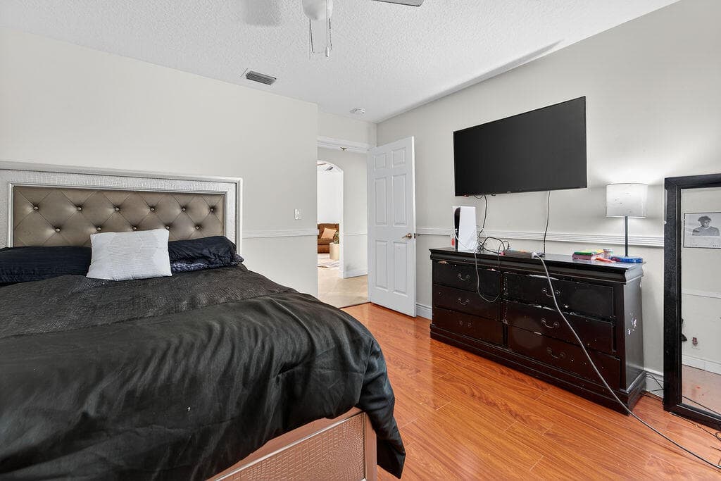 8063 Via Hacienda, Riviera Beach, FL 33418 16