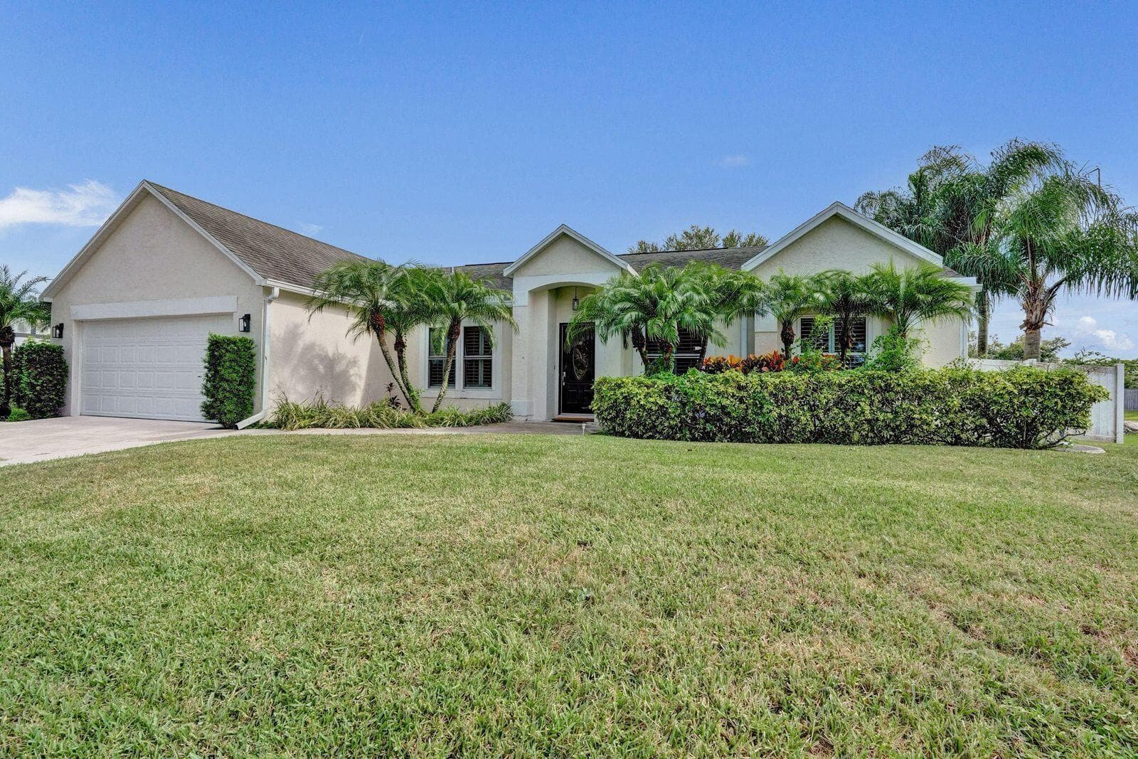 1075 W 30th Street, Riviera Beach, FL 33404 32