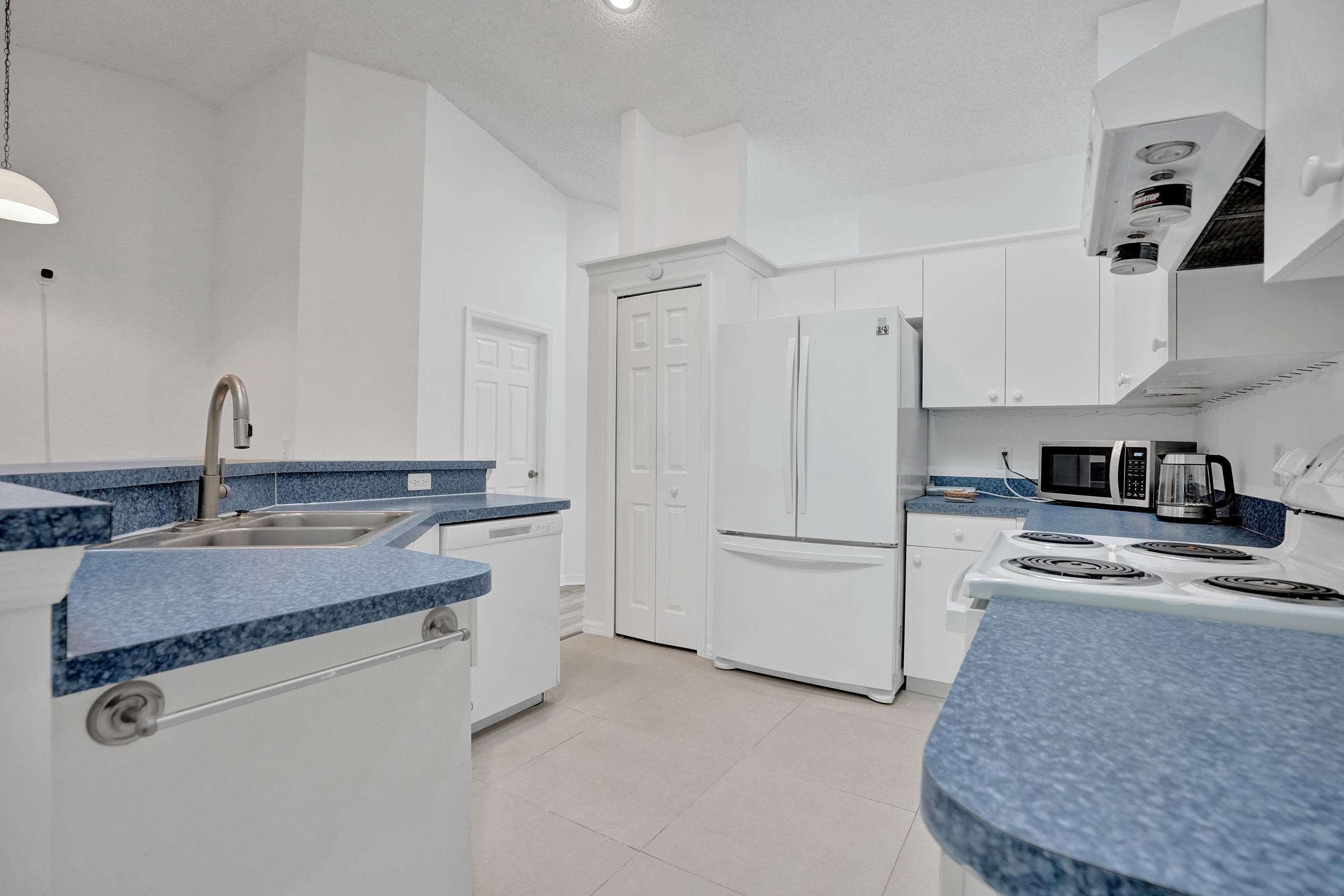 1075 W 30th Street, Riviera Beach, FL 33404 52