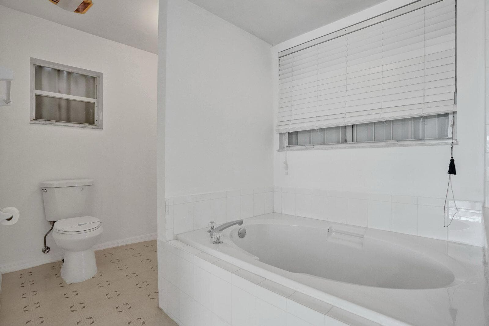 1075 W 30th Street, Riviera Beach, FL 33404 65