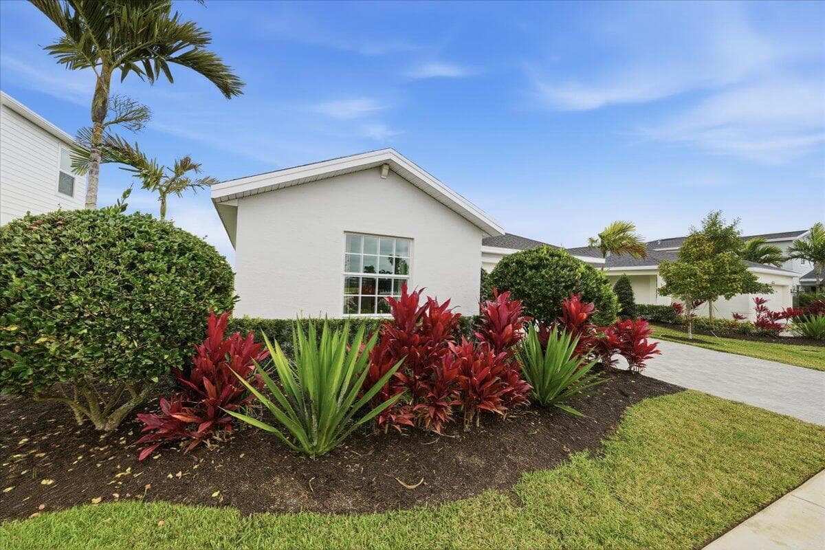 6205 NW Sweetwood Drive, Port St. Lucie, FL 34987 2