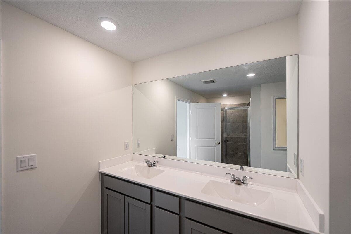 6205 NW Sweetwood Drive, Port St. Lucie, FL 34987 33