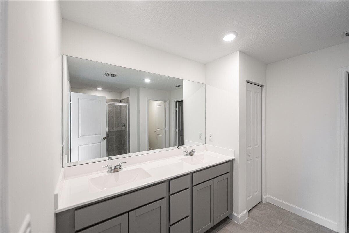 6205 NW Sweetwood Drive, Port St. Lucie, FL 34987 34